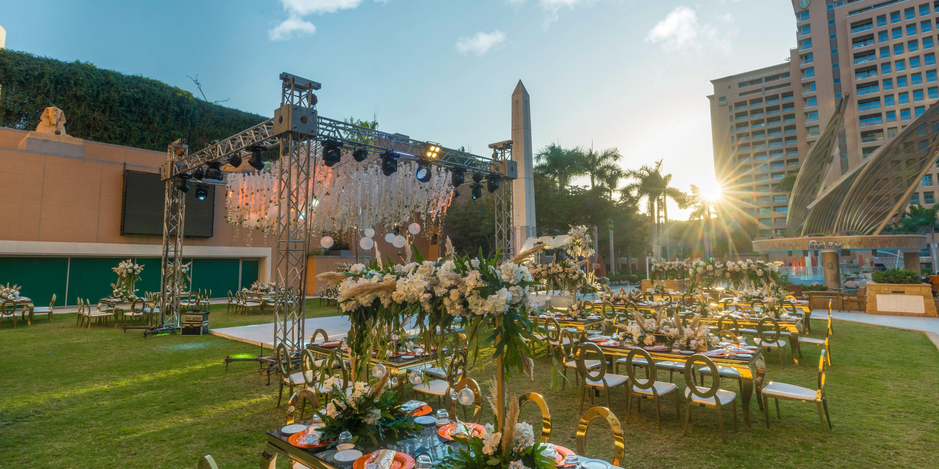 没有什么比纯粹的奢华更能体现这一点，开罗城市之星洲际酒店为您的特殊活动提供了众多高端豪华户外场地可供选择。 无论您是计划举办梦想中的婚礼还是举办一场超级独家的活动，开罗最好的豪华场地都触手可及