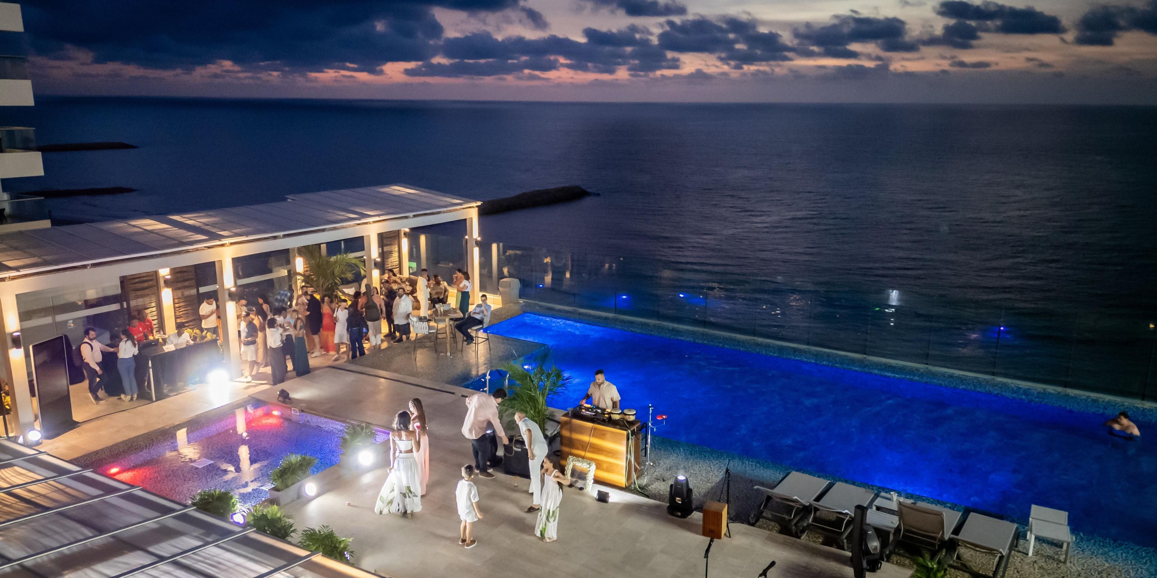 At InterContinental Cartagena, you have the opportunity to enjoy breath taking views at our infinite pool. The Caribbean Ocean and the sunset creates the picture perfect timing to relax. Contact us to book your stay today.