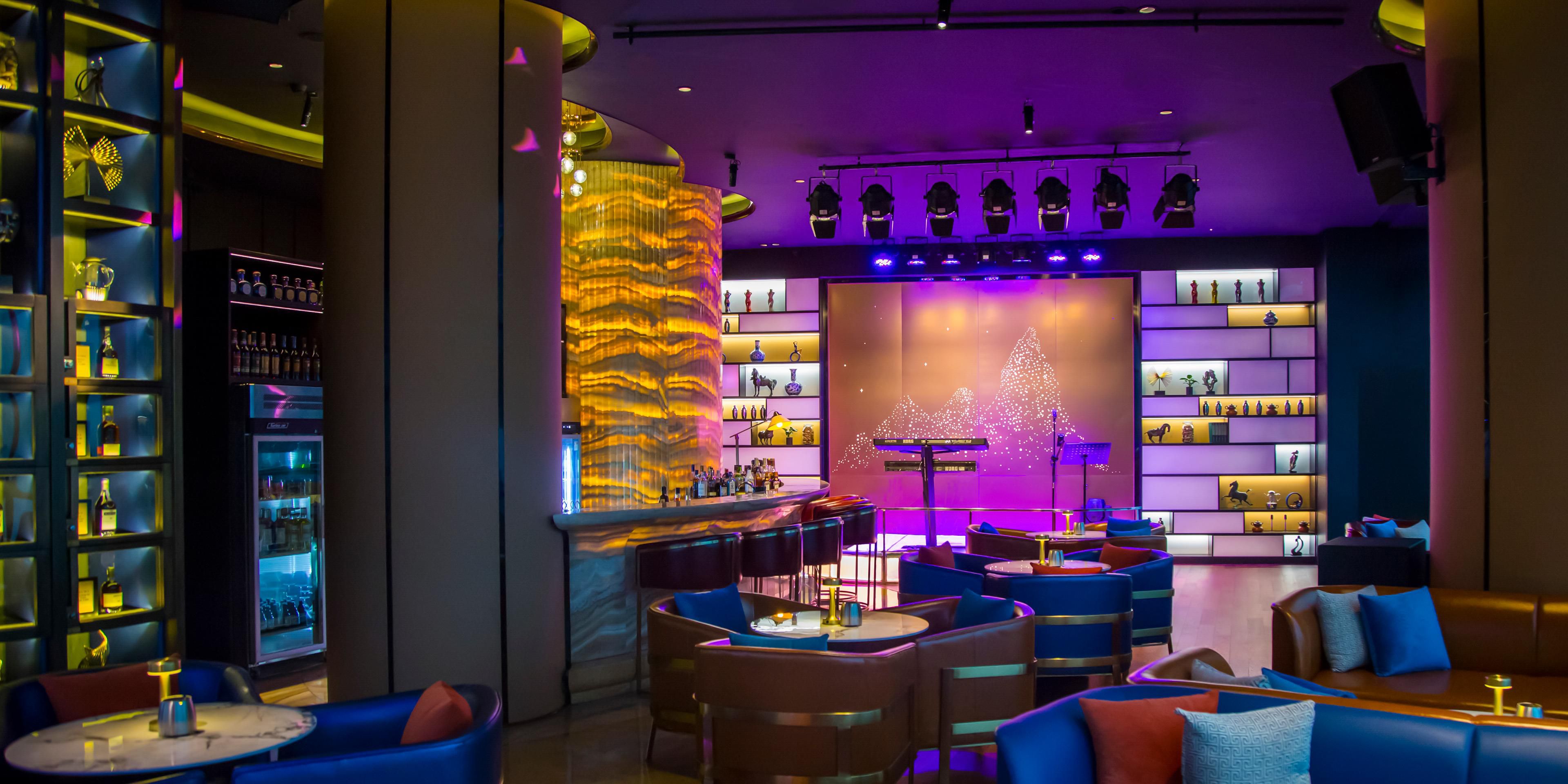 Stylish. Dazzling. Unforgettable. Perched atop the InterContinental Changsha, SKY27 is the city’s most iconic rooftop bar. With a panoramic view of the Xiangjiang River & city skyline, guests often liken it to being in Manhattan, London or Shanghai. Come for the cocktails, stay for the vibe, SKY27 is where Changsha’s nightlife reaches new heights.