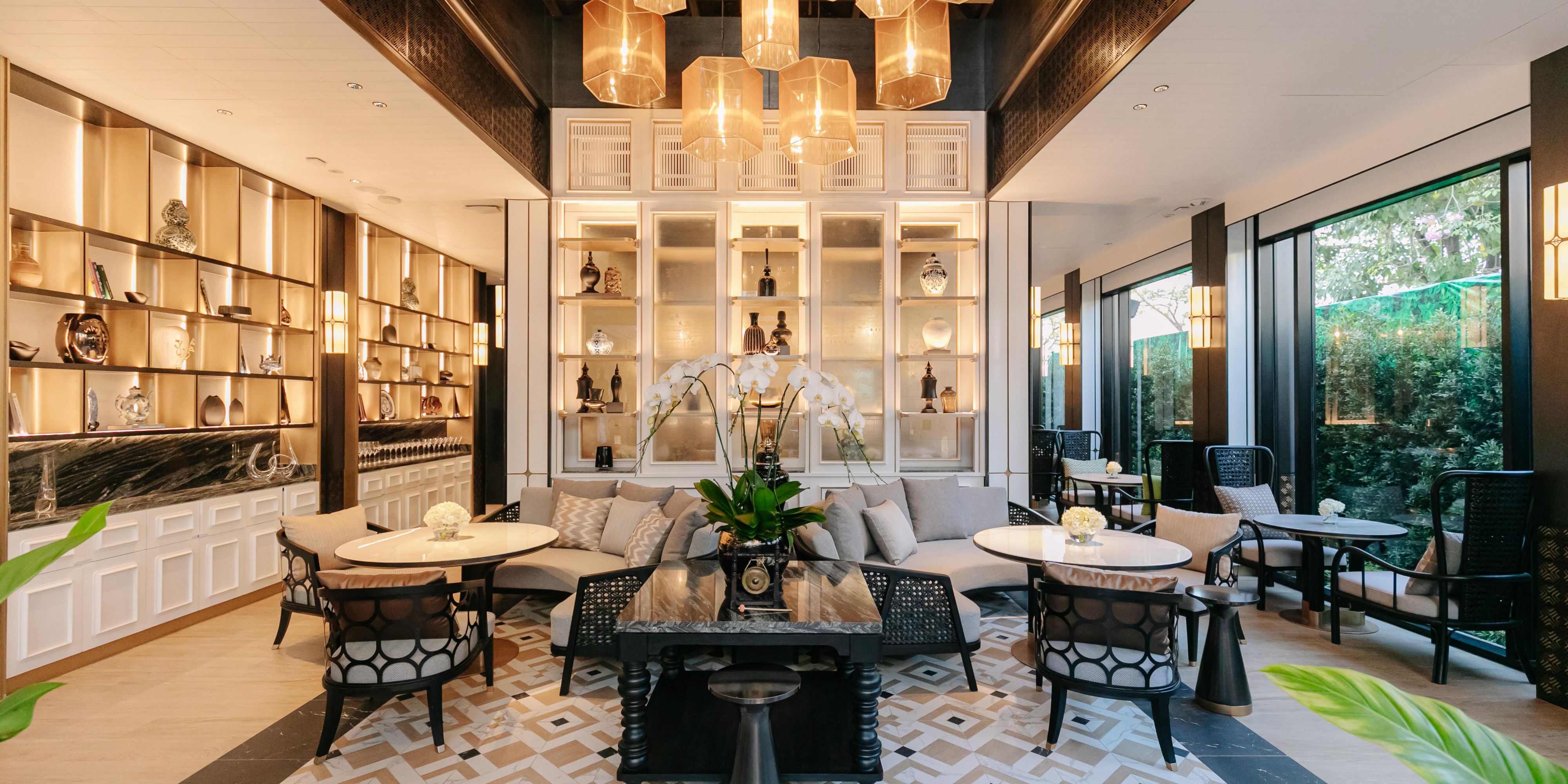 Club InterContinental offers an elevated experience with deluxe breakfast, elegant afternoon tea, and evening cocktails.
Enjoy personalised service, premium amenities, and exclusive benefits as part of the Club InterContinental experience.