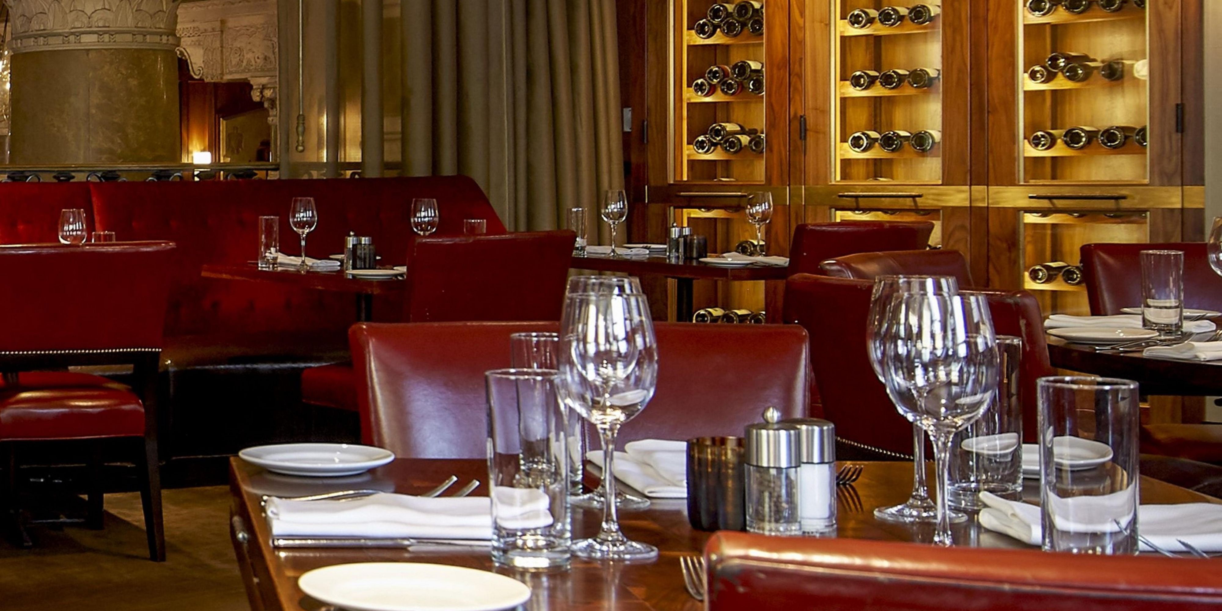 Serving high-quality, elevated cuisine worthy of its namesake, Michael Jordan’s Steak House is widely recognized for its exceptional prime, dry-aged, hand-cut beef dishes. Signature chicken and fish options are also on the menu of this downtown Chicago Steakhouse located in InterContinental Chicago Magnificent Mile.