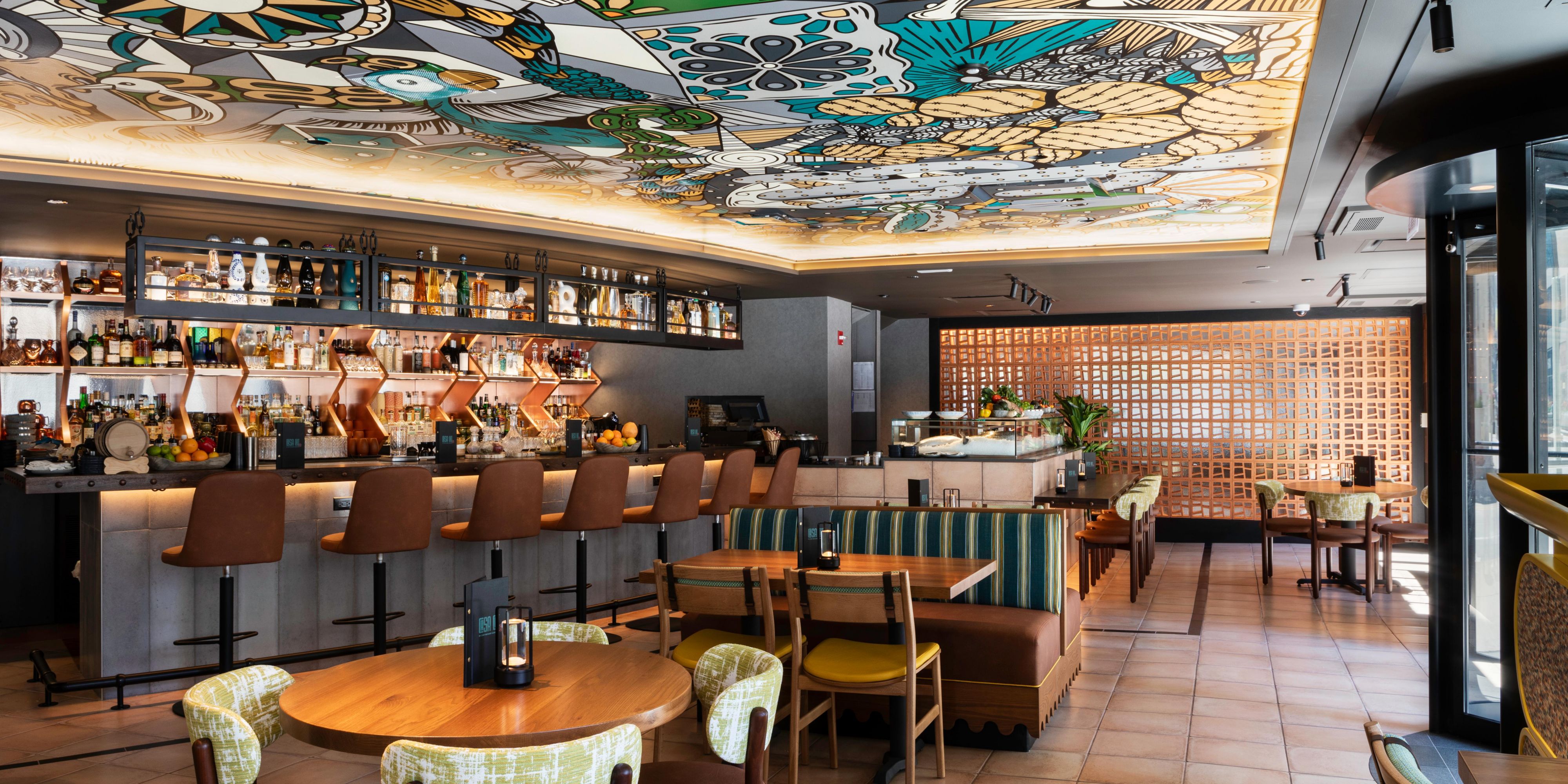 At Casa Chi the menu seamlessly integrates Japanese influences with carefully crafted sake-based cocktails, sake tastings and Japanese beers. 