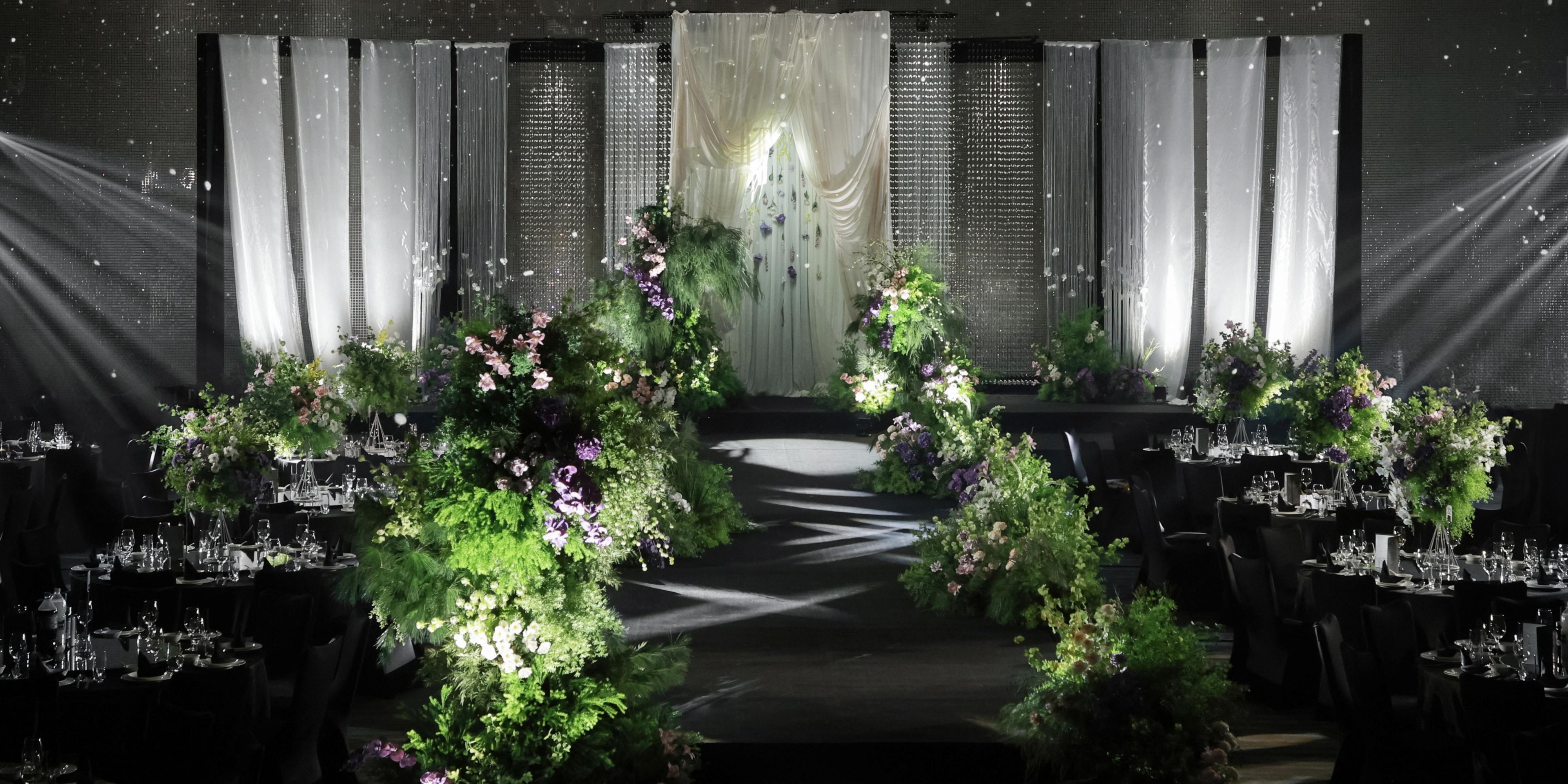 A bespoke memory creating by diverse event space and professional event team, for your unforgettable wedding ceremony in the heart of the city.
