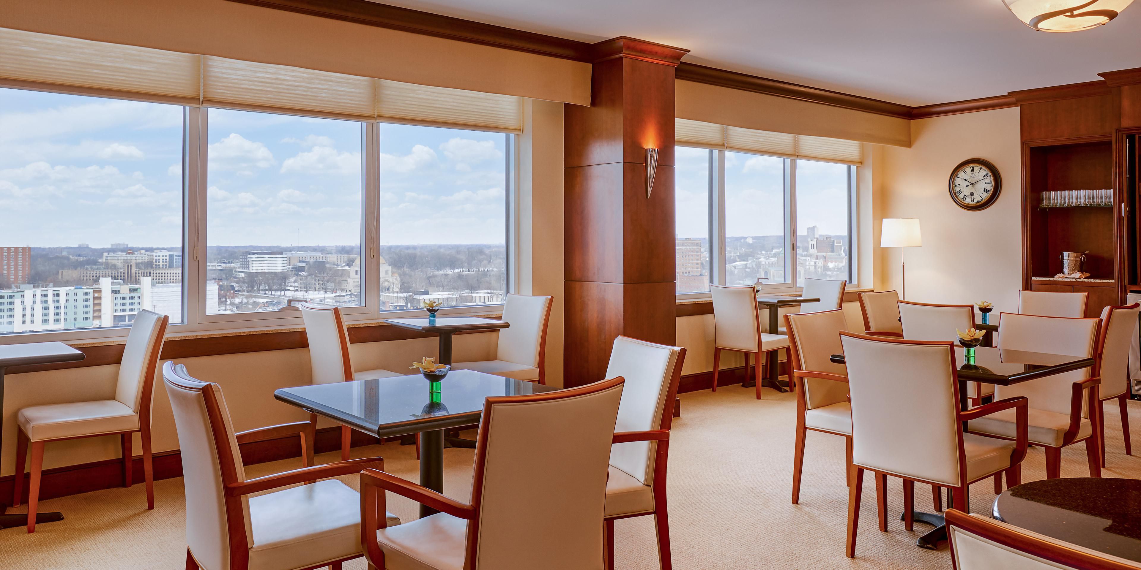 ​​Revel in personalized service at Club InterContinental, including access to the private club lounge at our 5-star Cleveland hotel. Whether you’re enjoying our complimentary breakfast, out for evening drinks, or looking for refreshment throughout your day, we'll help you unwind in this beautiful, private setting.​