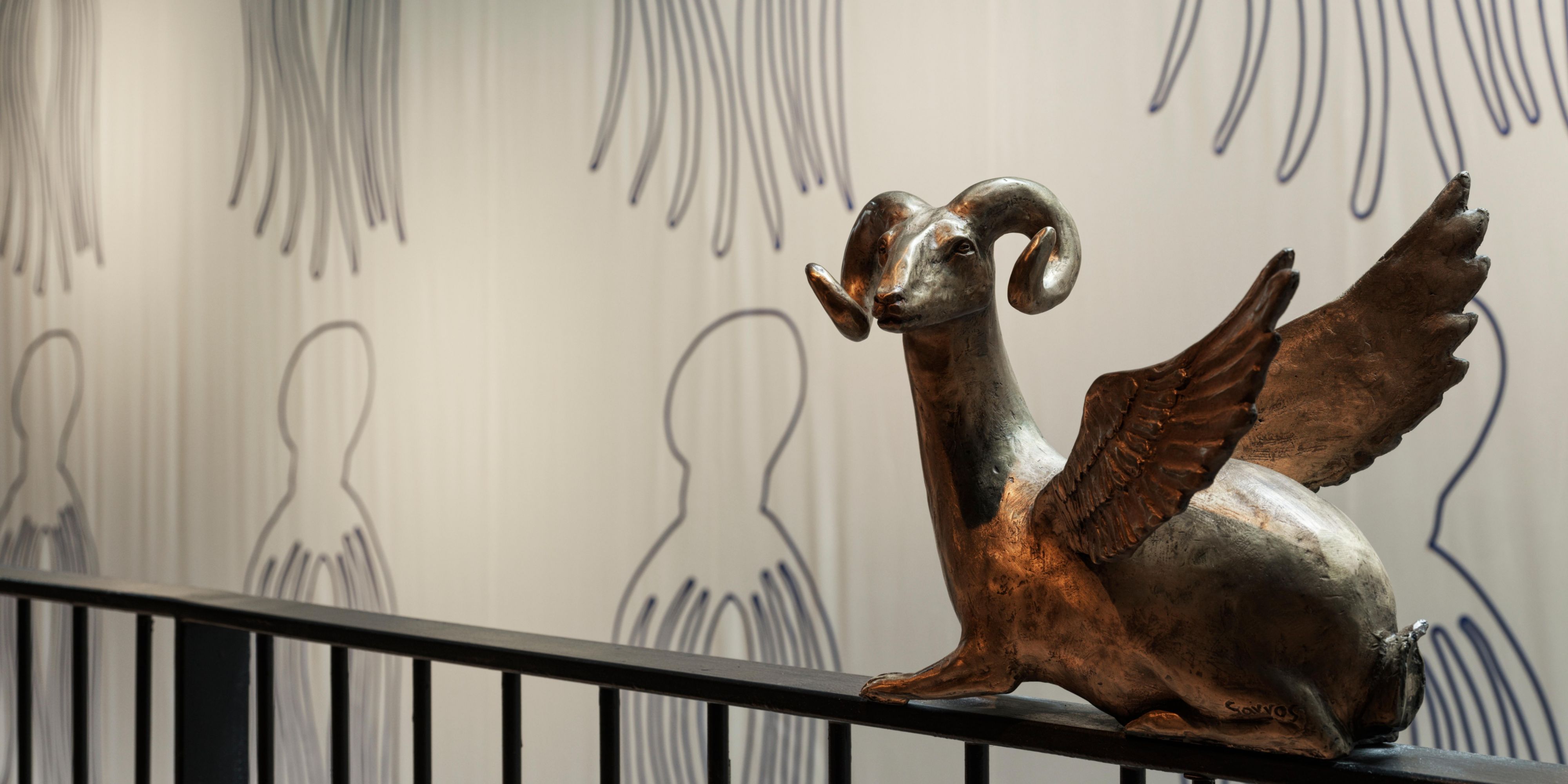 The interiors of InterContinental Crete pay homage to the island’s mythological past, with design elements inspired by Minoan art, ancient labyrinths, and celestial motifs. A harmonious fusion of history and elegance, each space evokes a sense of grandeur, taking guests on a timeless journey where luxury meets legend.