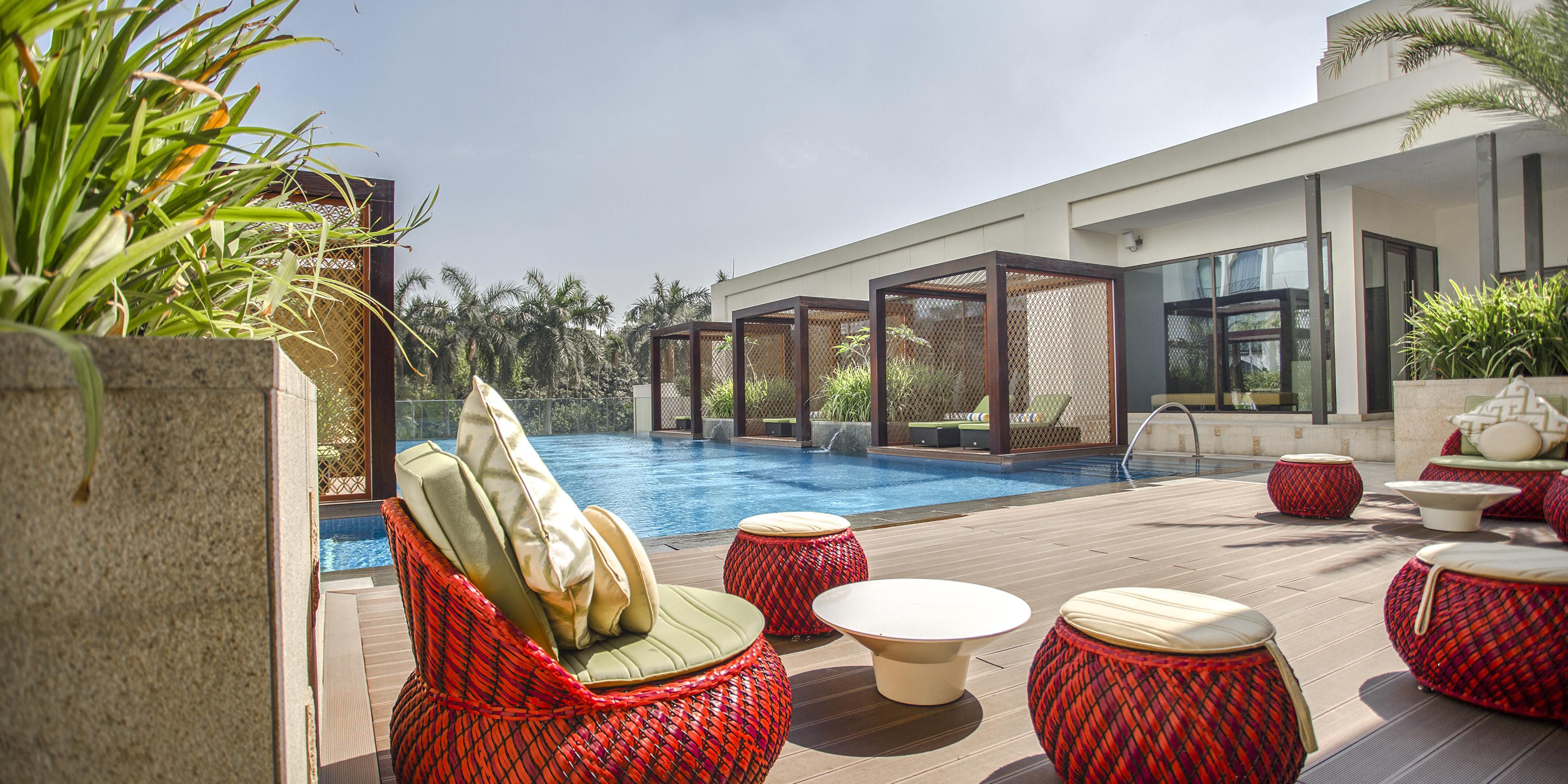 Step outside to Aquadeck and let the soothing natural elements revive you. The poolside restaurant offers a great ambiance, laid back sitting spaces, lush green views of Ramna Park and an assortment of craft mocktails, salads, and finger foods.