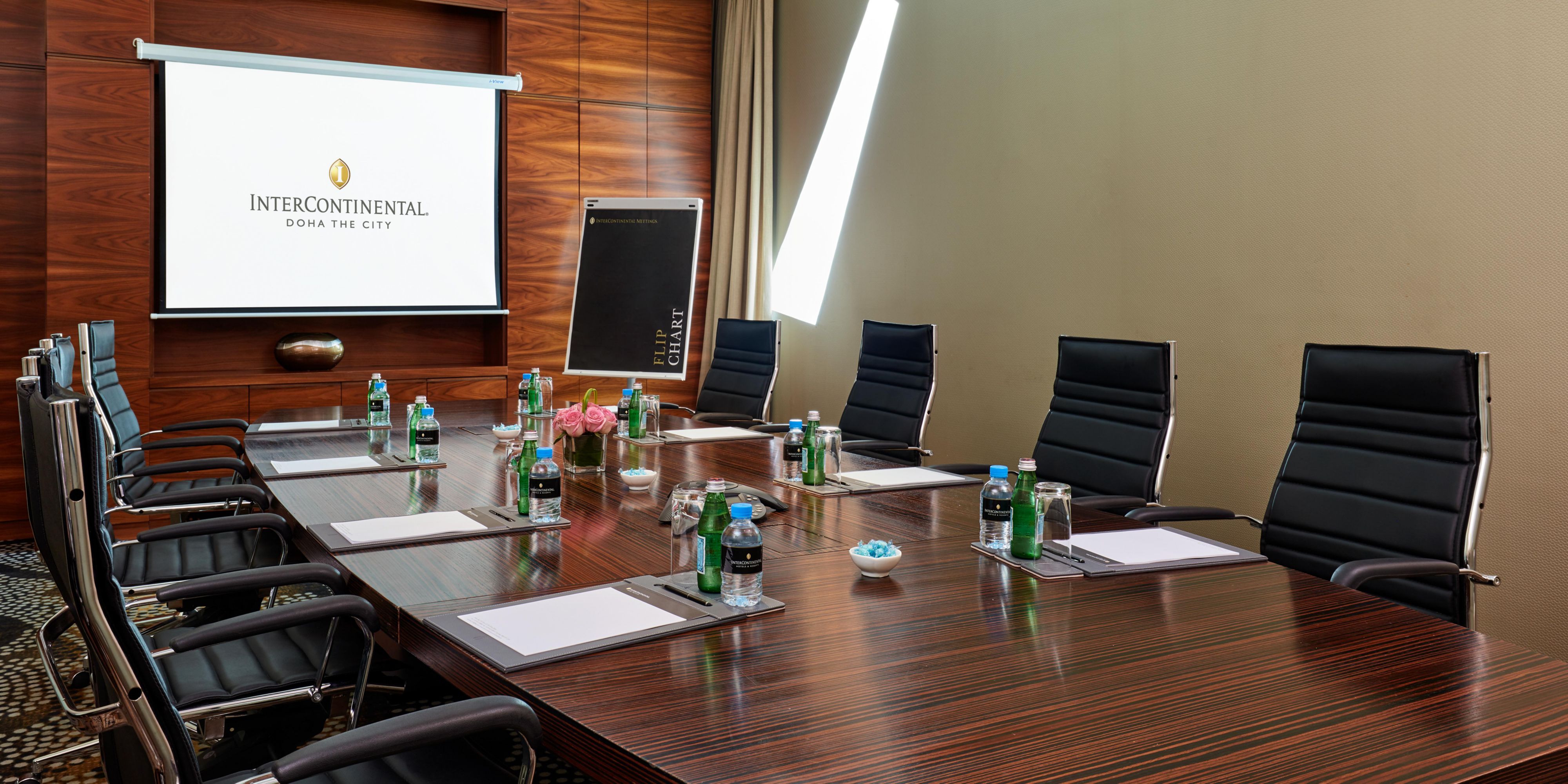 InterContinental Doha The City sets the stage for extraordinary events, offering a sophisticated backdrop for distinguished meetings, bespoke incentives, elegant weddings, and memorable special occasions. With a seamless blend of elegance and unmatched service, we ensure that every event is elevated to a world-class standard, creating unforgettable