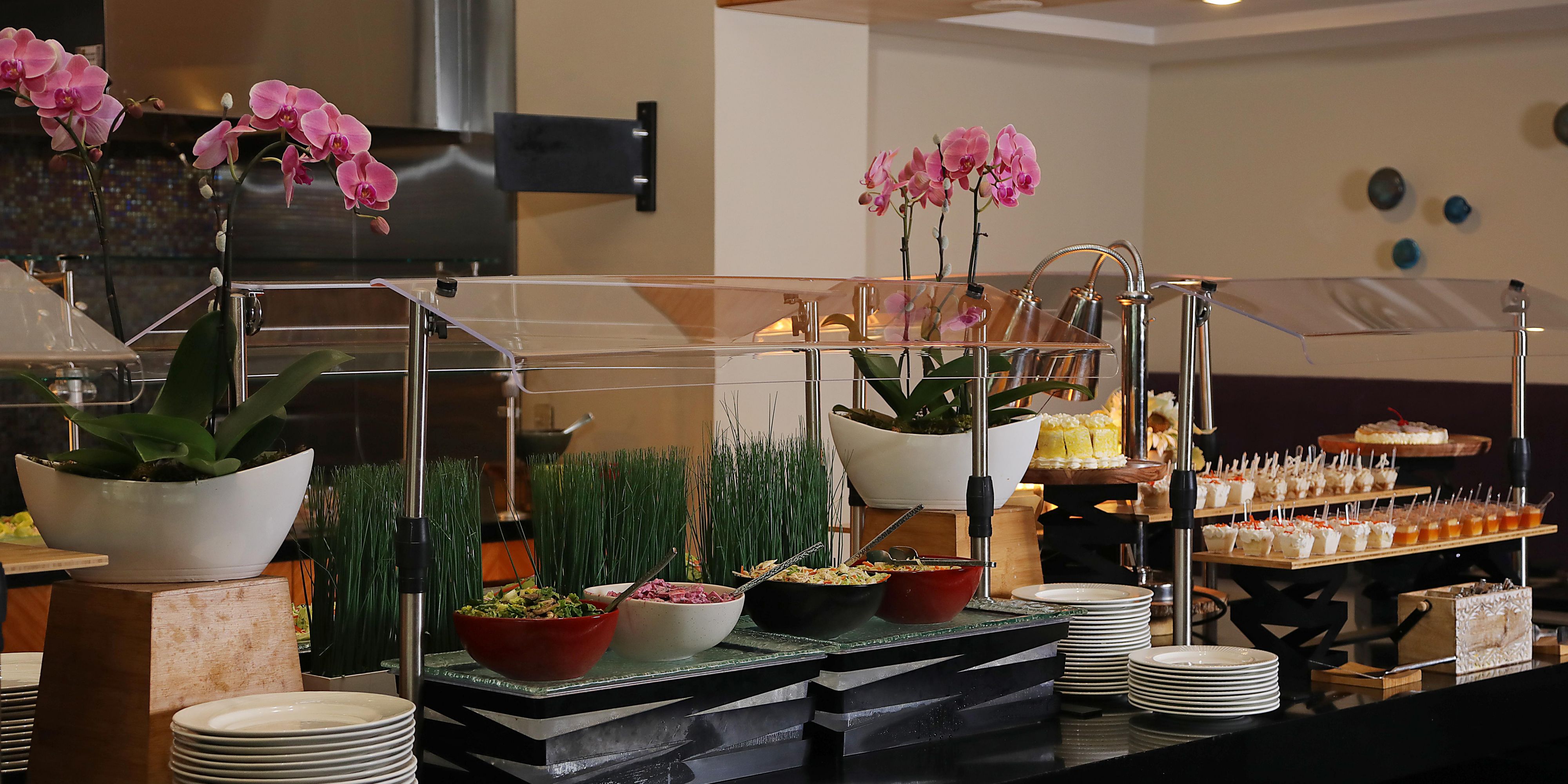 Discover the ultimate Power Lunch at InterContinental Doral Miami! Indulge in an endless selection of power foods, fresh salads, hand-carved meats, ceviches, sushi, specialty entrées, and delectable desserts. Enjoy our Chef's favorite daily spreads, available Monday to Friday from 11:30 AM to 2:30 PM. Join us for a lunch that fuels your day.