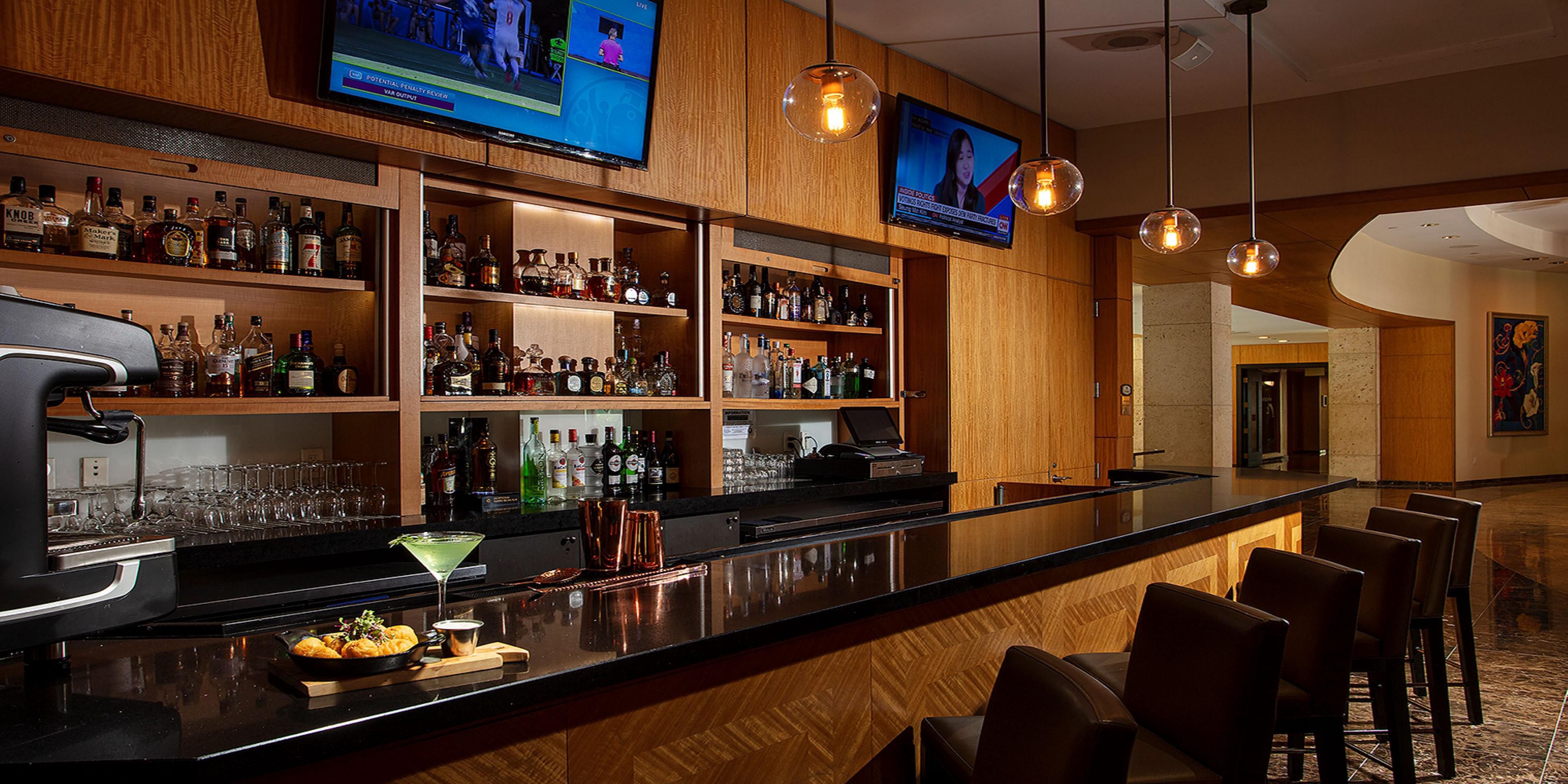 From morning indulgence to late-night cocktails, discover a diverse array of flavors at InterContinental at Doral Miami. Enjoy Latin-inspired cuisine at Blue Matisse, unwind with handcrafted cocktails at Nau Lounge, and delight in seasonal specials like Bubbles + Shells, our vibrant Wednesday raw bar experience. 