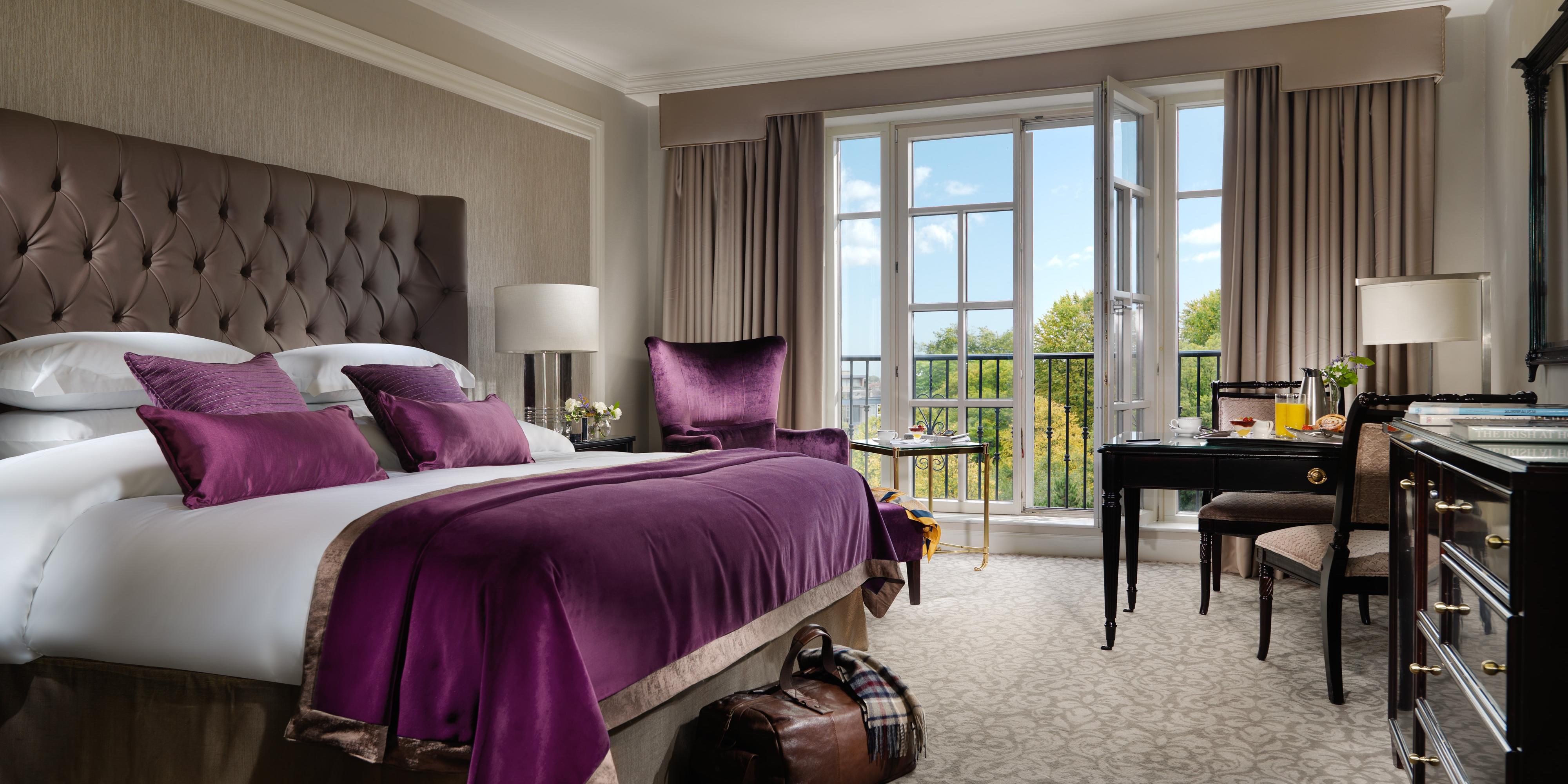 We offer the most spacious guest rooms and suites in all of Dublin, with large windows that bathe the rooms in natural light. Each space provides modern touches, including Nespresso coffee machines and Byredo bath amenities. Enjoy luxurious marble bathrooms and relaxing garden or city views—right from your luxury room or suite.