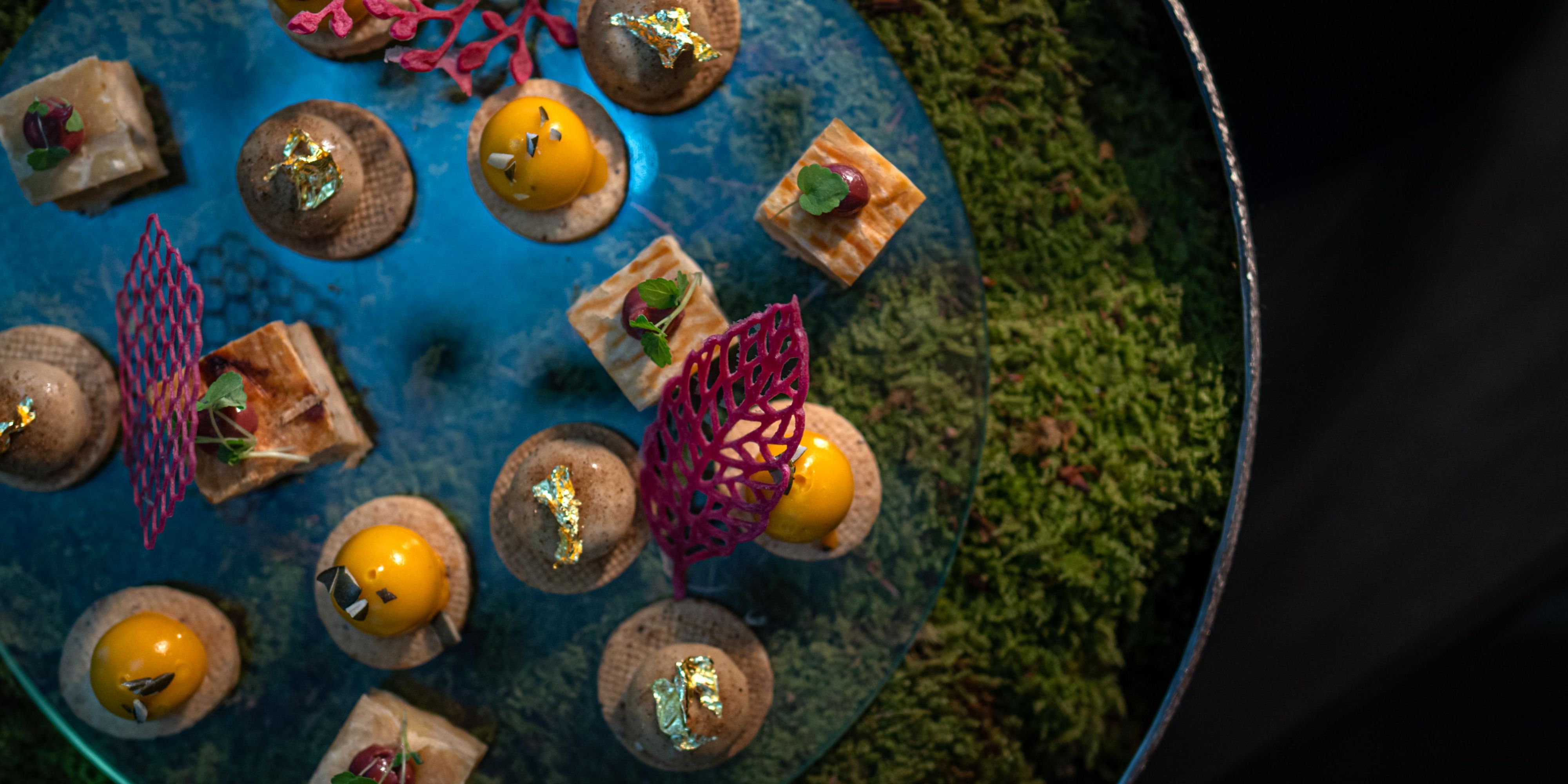 Our catering transforms events into unique, generous, and gourmet experiences, bringing the exquisite gastronomy of our restaurants to your private or professional gatherings. With meticulous attention to detail, we elevate your event into an extraordinary experience, leaving you with lasting, unforgettable memories.