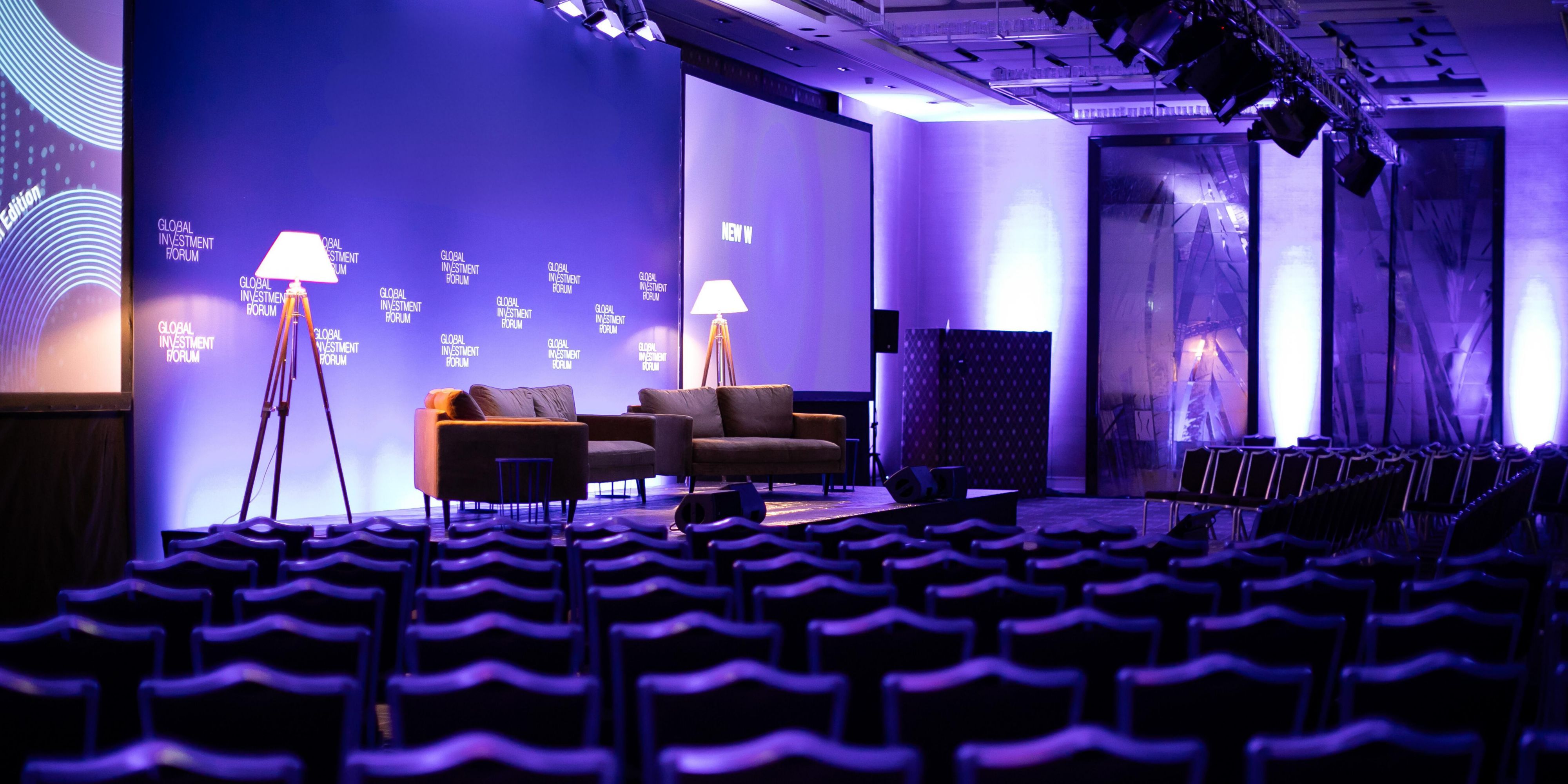 Since 1964, our hotel has been a premier venue for Geneva's most prestigious political and social events, featuring 16 reception rooms on a single floor, a daylight ballroom for up to 800 guests, and an outdoor area by the pool and garden. Our experienced event experts bring a personal and artistic touch to every gathering. We inspire incredible.