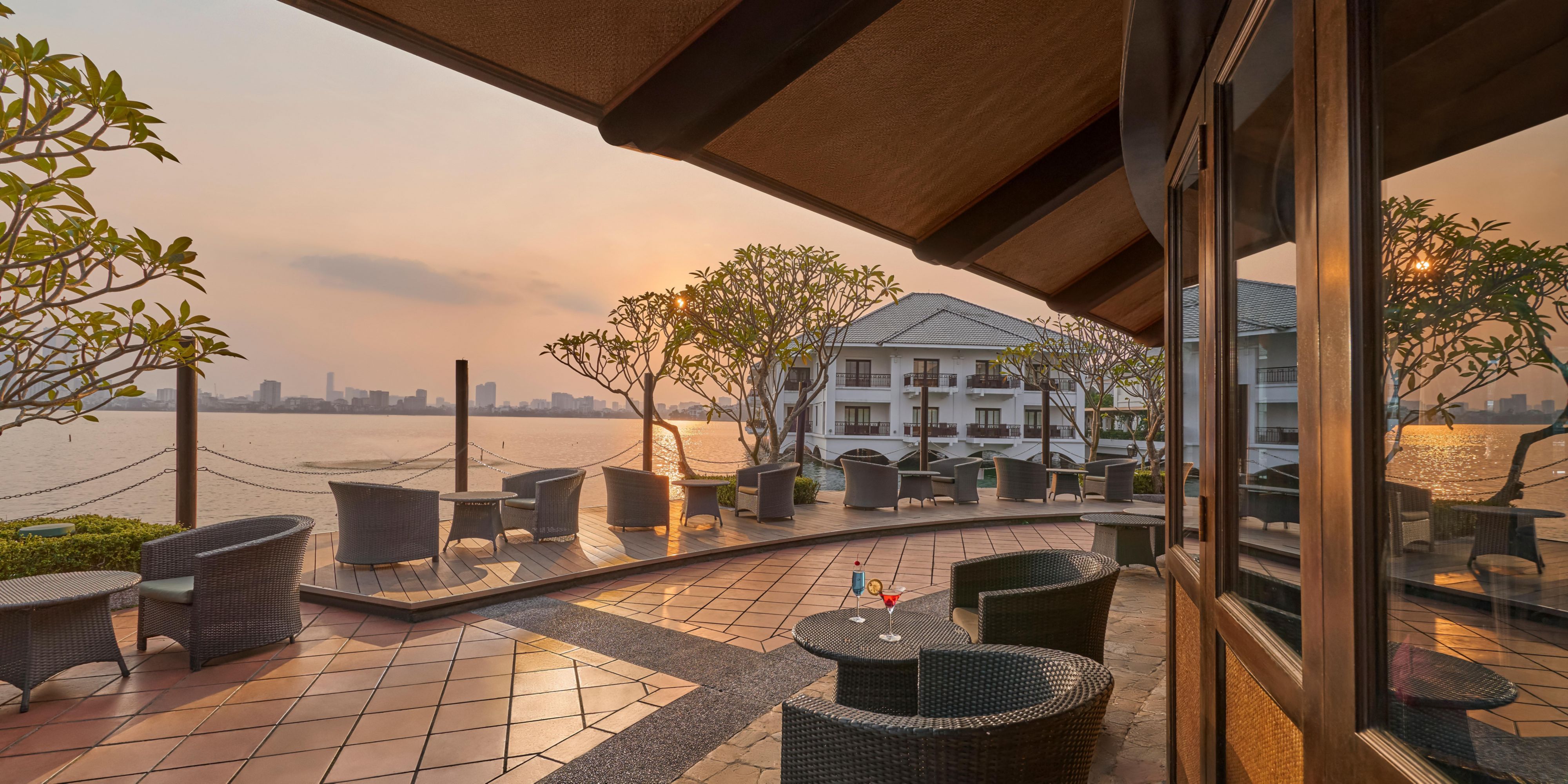 The Sunset Bar is the place to be for cocktails, offering an experience that is unmatched anywhere else in Hanoi. Situated between the three pavilions in a stunning lakeside setting, the bar is reached via a stroll across a torch-lit bridge. Discover the city’s best kept secret as our renowned team makes you the perfect cocktail for any occasions.