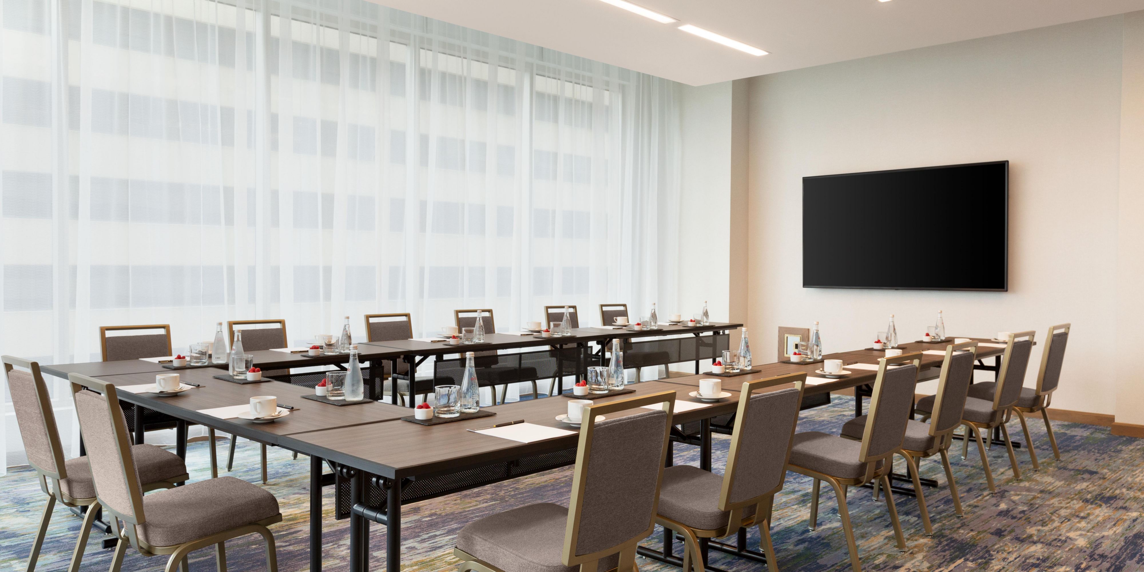 Central to Houston’s businesses and Texas Medical Center, our state-of-the-art event spaces were designed to inspire and empower. Our  specialists transform our 14 distinct venues to suit your needs while our caterers create a bespoke menu for your group, be it for a gala wedding in our grand ballroom or a board meeting in a more intimate space. 