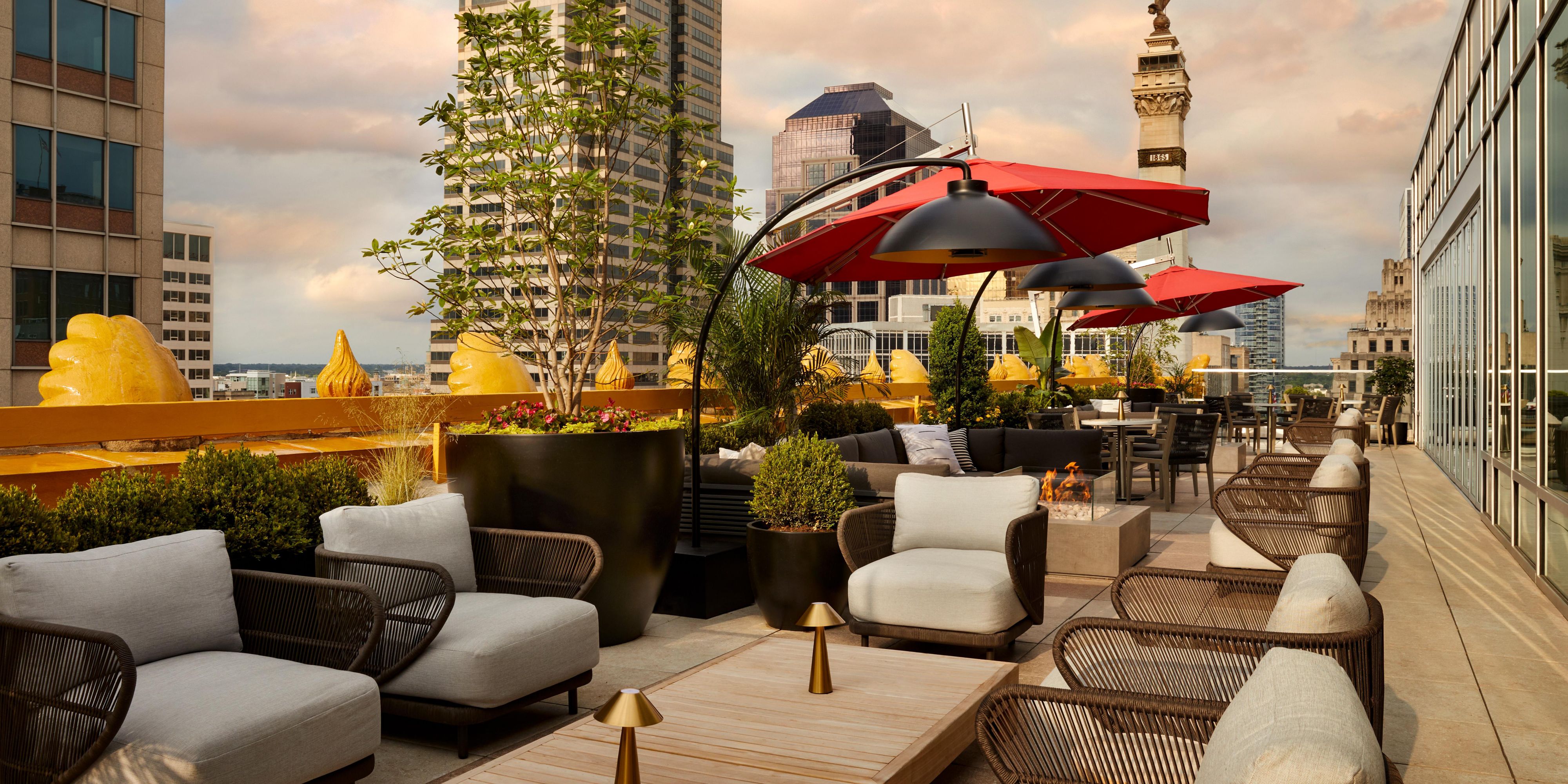 At long last, Indianapolis gets a sky-high destination for celebrations, sunsets, and inspiring views of Downtown's historic Mile Square. Ascend to our 11th story Indianapolis hotel rooftop bar and enjoy the city's finest views of Monument Circle while enjoying a perfectly crafted cocktail or a delicious local beer. 