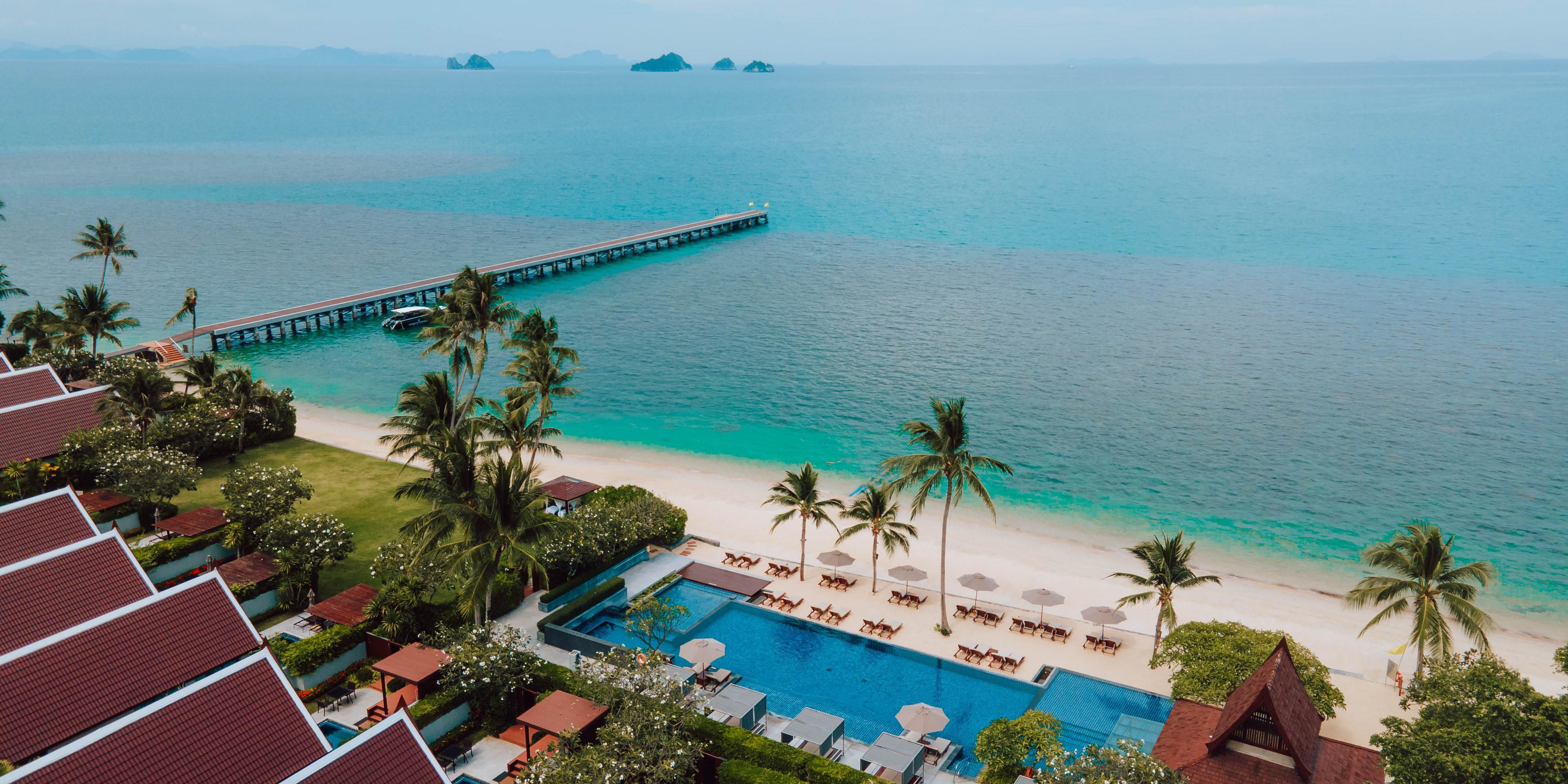 stunning  beachfront location with Samui sea view and white sand.
