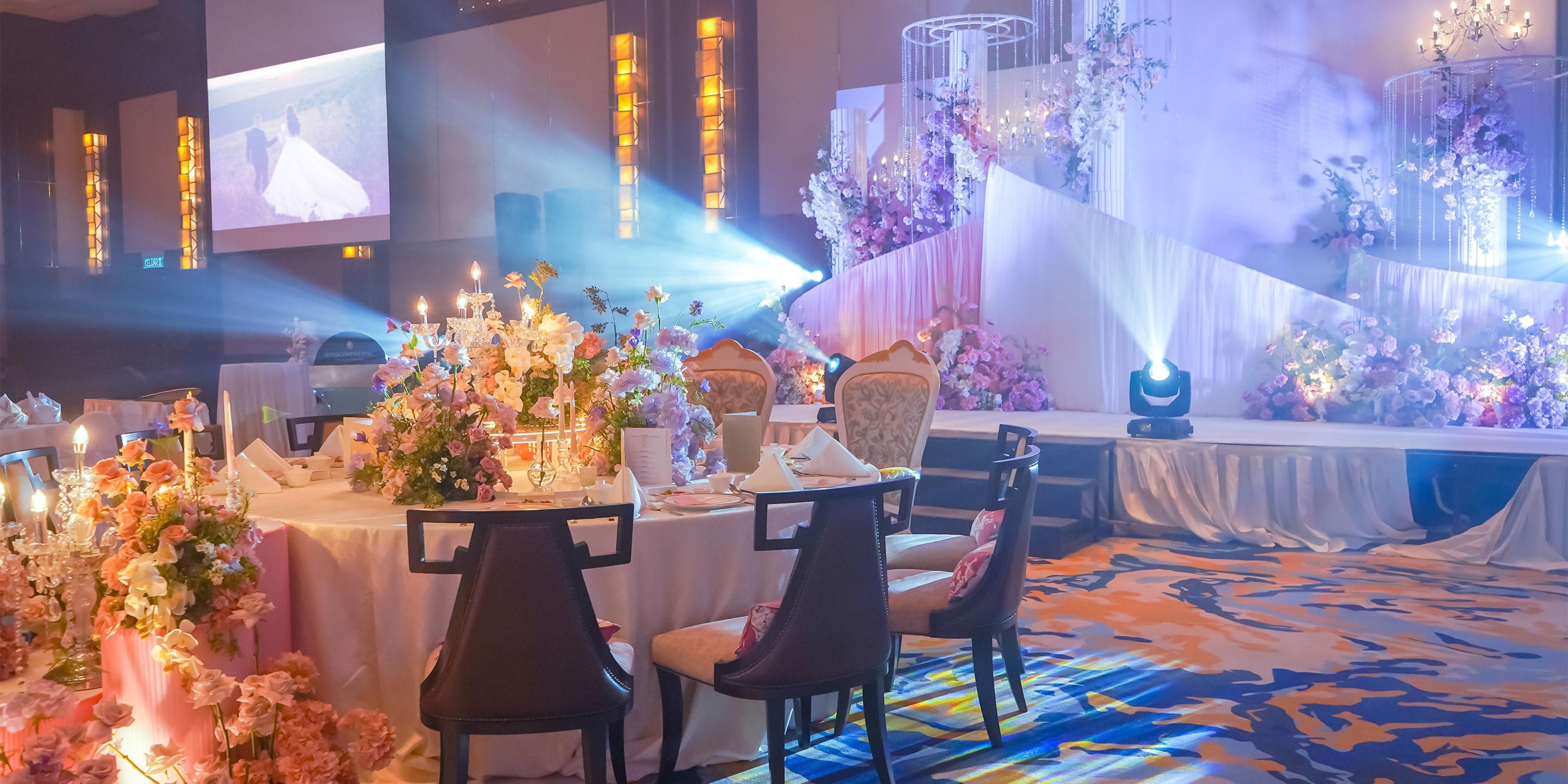 Bring your dream wedding to life with our versatile event spaces, complete with world-class facilities. Perfect for grand weddings of up to 600 guests, choose from our specially curated themes and an exquisite selection of cuisines from our acclaimed chefs. Our wedding specialists are on hand to ensure your special day is seamless and special.