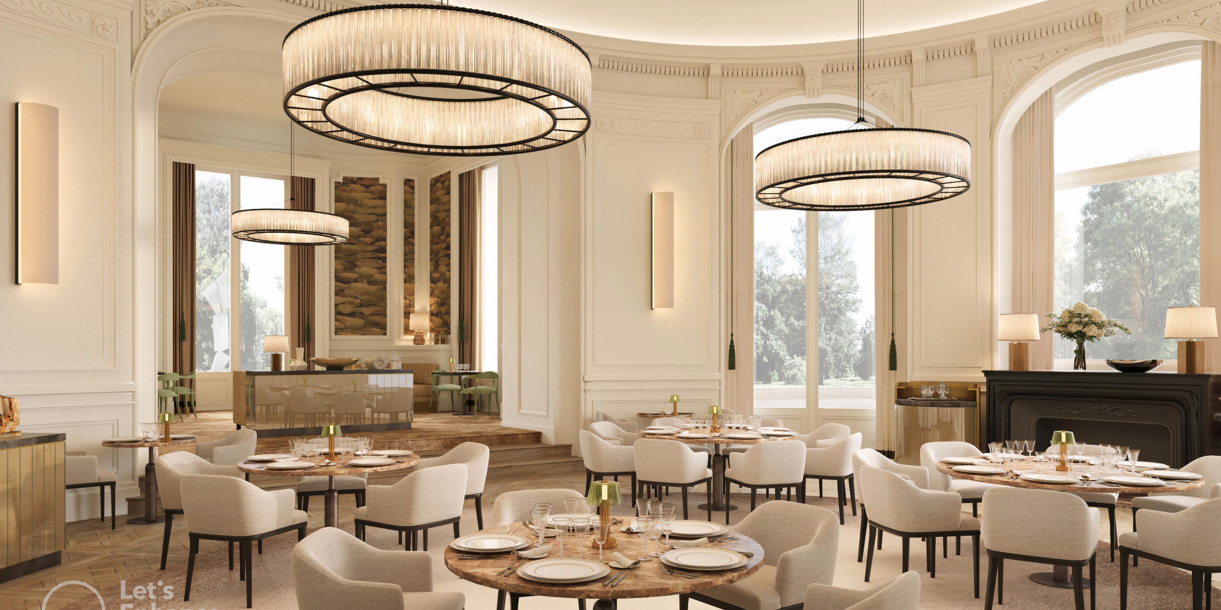 Under the majestic chandeliers of this former music room, the new decor of the gourmet restaurant Opera offers an exceptional and soothing setting. Chef Benoist Rambaud and his teams orchestrate service, know-how and quality local products. The brunch served on Sunday remains a special moment of convivial relaxation.