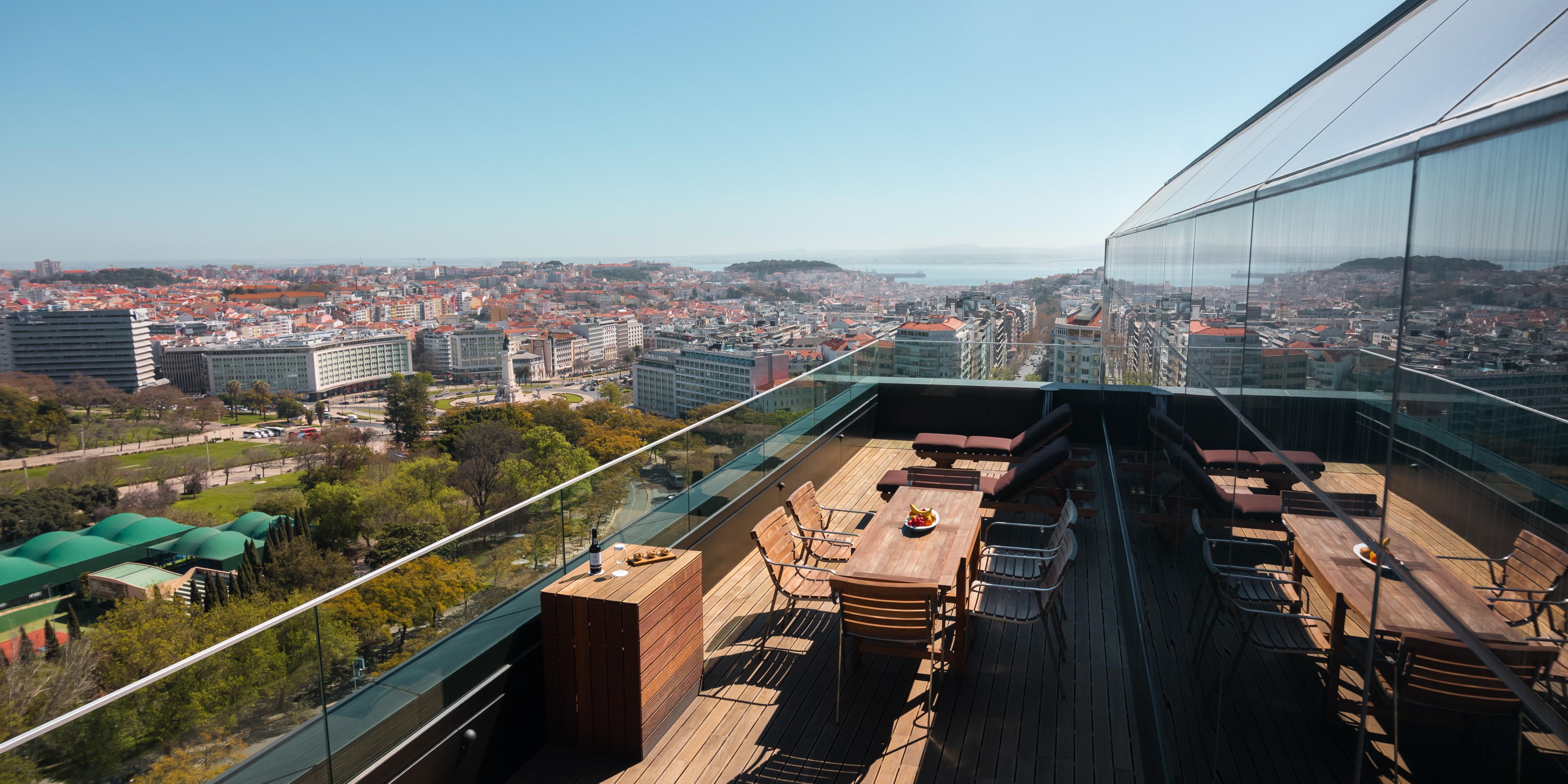 Our rooms and suites with balconies are distinguished by their exclusive location on the hotel's upper floors. Featuring a private terrace, these rooms boast an incredible view over the city and the river, making your stay in Lisbon unforgettable.