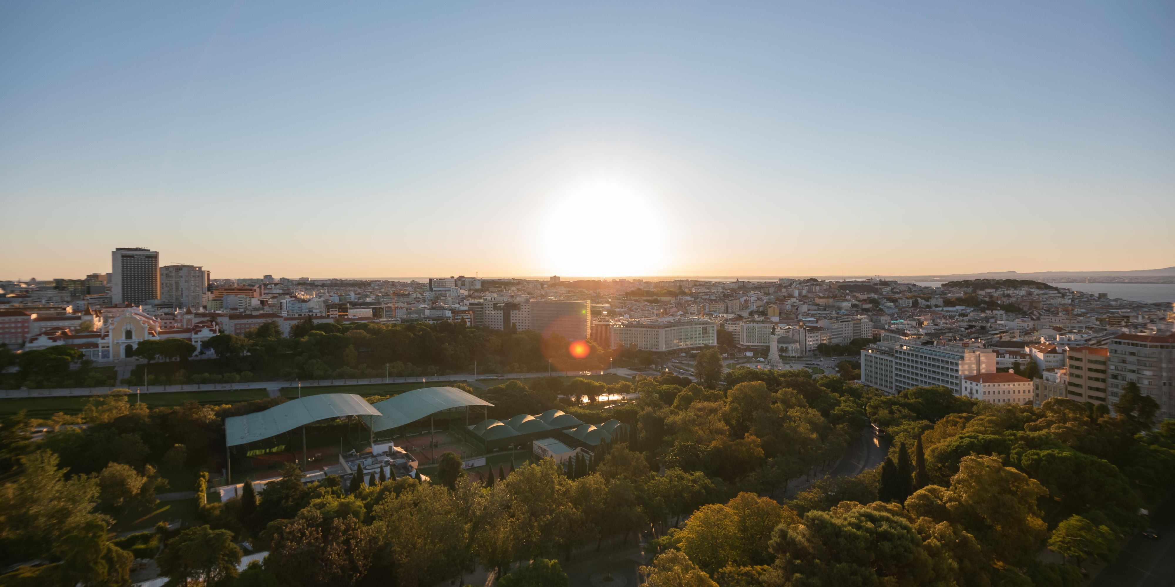 Just a short walk from Eduardo VII, the largest park in central Lisbon, and Avenida da Liberdade Boulevard set the scene for your stay at the InterContinental Lisbon. Enjoy views of the park and Lisbon's historic old town from our guest rooms and suites.