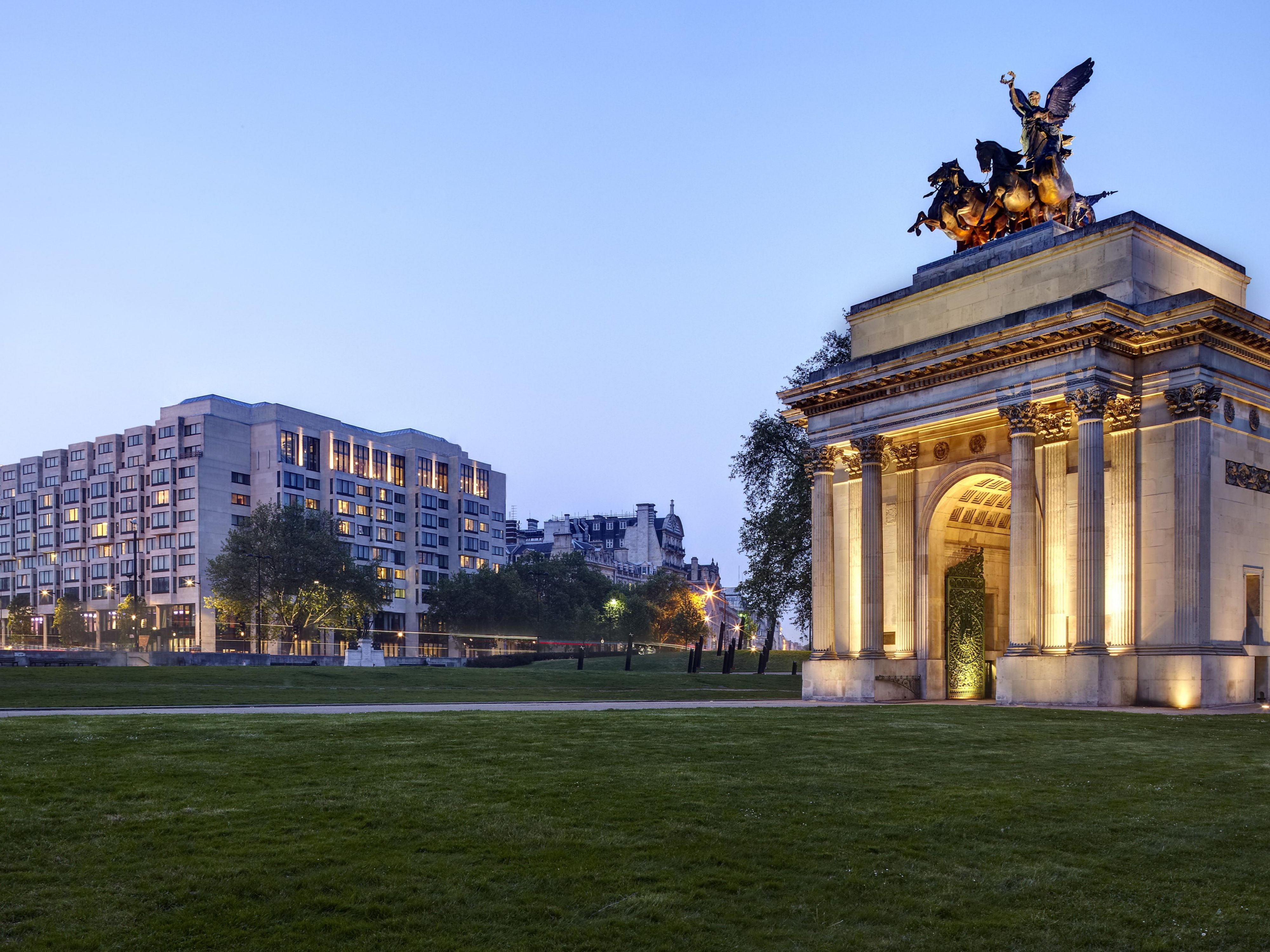 Our hotel and the Wellington Arch