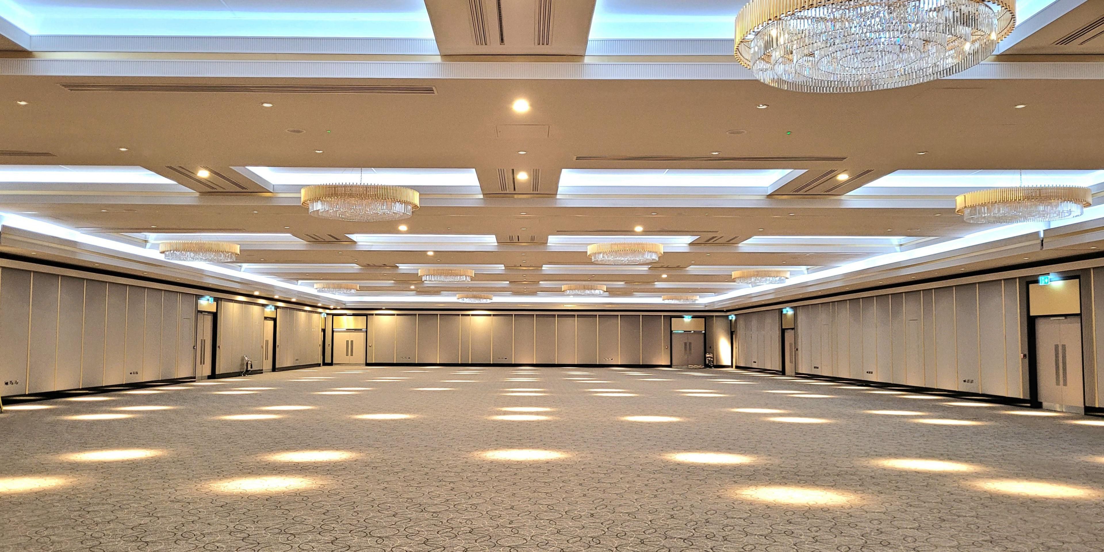 Host seamless meetings or grand celebrations in our state-of-the-art event spaces. With over 4,500 sqm of flexible meeting facilities, including a ballroom for up to 3,000 guests, our venue ensures unforgettable experiences. Supported by expert planners and premium amenities, we provide the perfect backdrop for corporate or social gatherings.