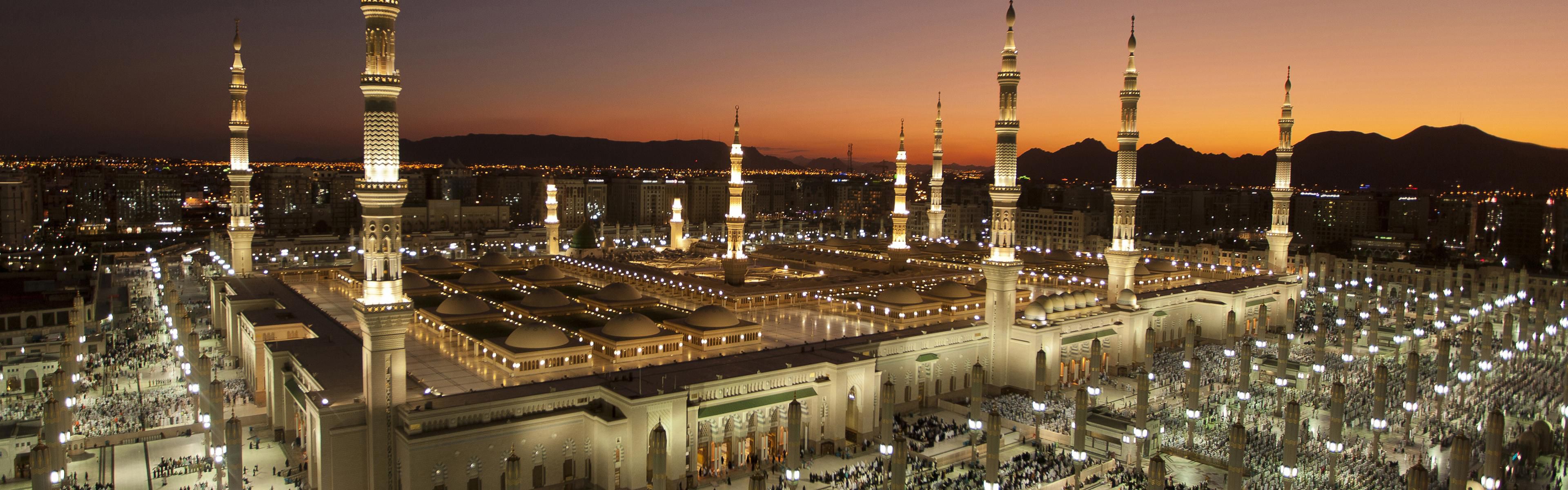 Stay steps away from the courtyard of the Prophet's Mosque