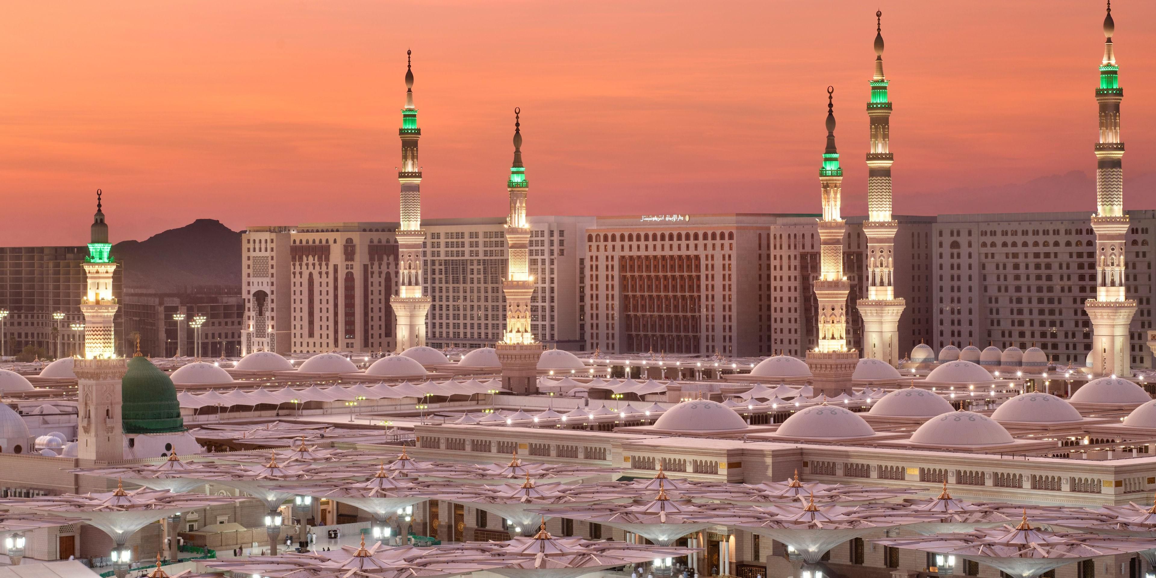 We take pleasure in making unique recommendations based on your interests, thus ensuring that you get the most out of your visit to Madinah. You can rely on us for insider information and local knowledge. Our concierge team is committed to improving your local sightseeing experience.