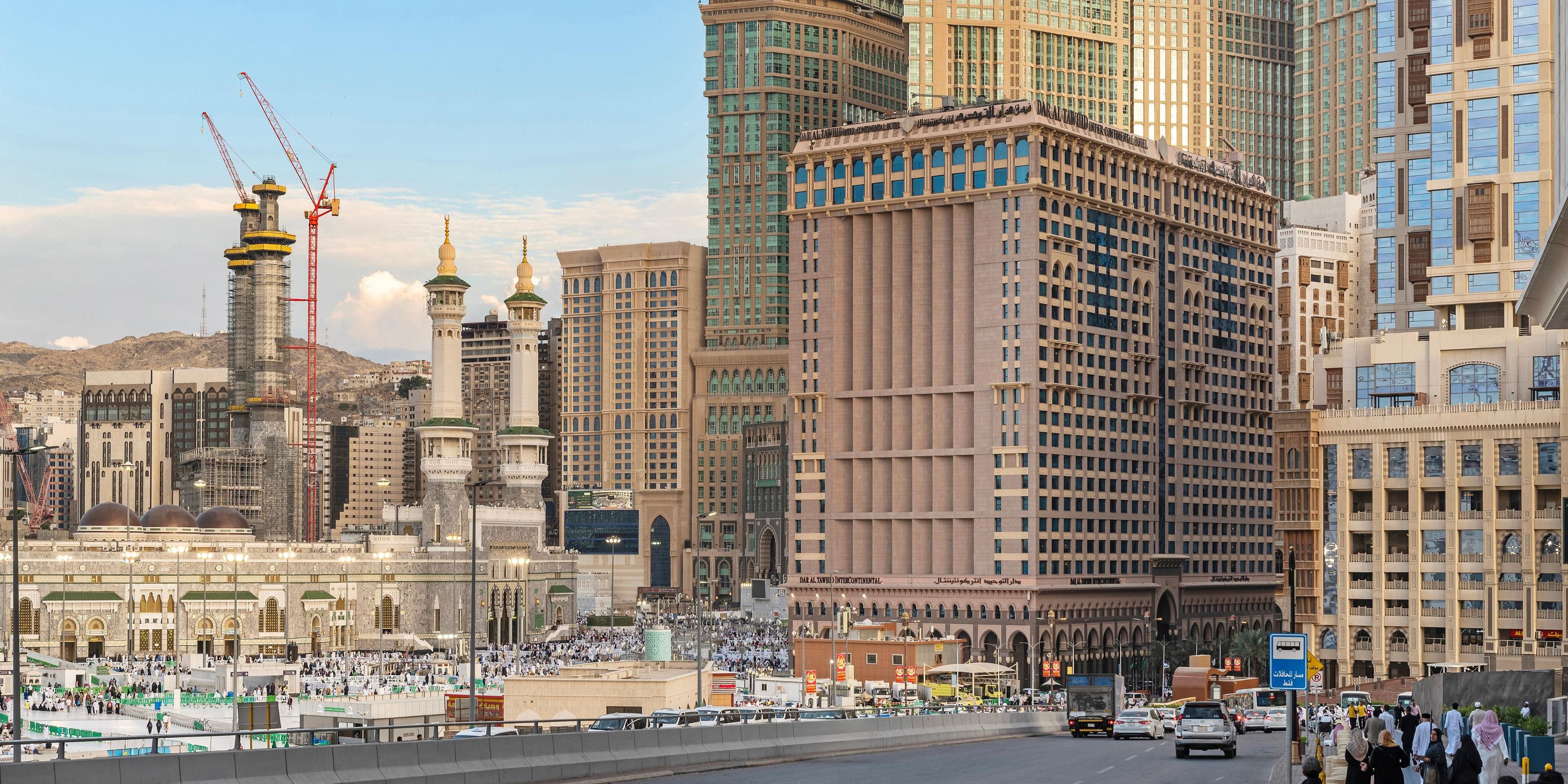 As you prepare for Umrah, rest assured that we have already anticipated your every need.
Because of InterContinental’s understanding of Umrah, we know the journey you're on - even before you arrive. This familiarity with your Umrah experience allows us to anticipate every unspoken need.