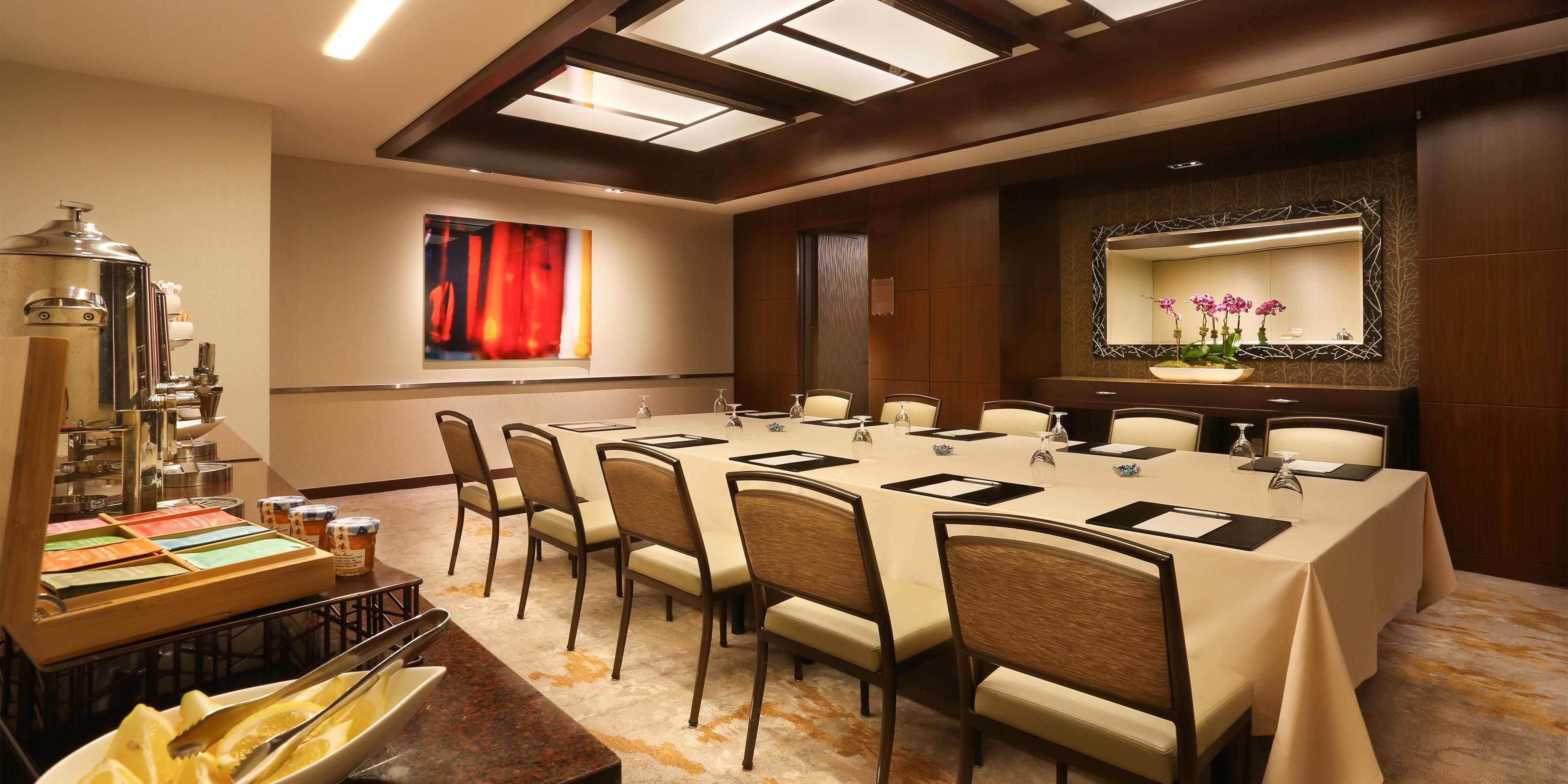 Our medium-sized meeting venues provide inspiring environments alongside modern business amenities for stand-alone meetings and meals. With a priority for flexibility and technology, our hotel offers solutions and services to host successful hybrid and in-person meetings.
