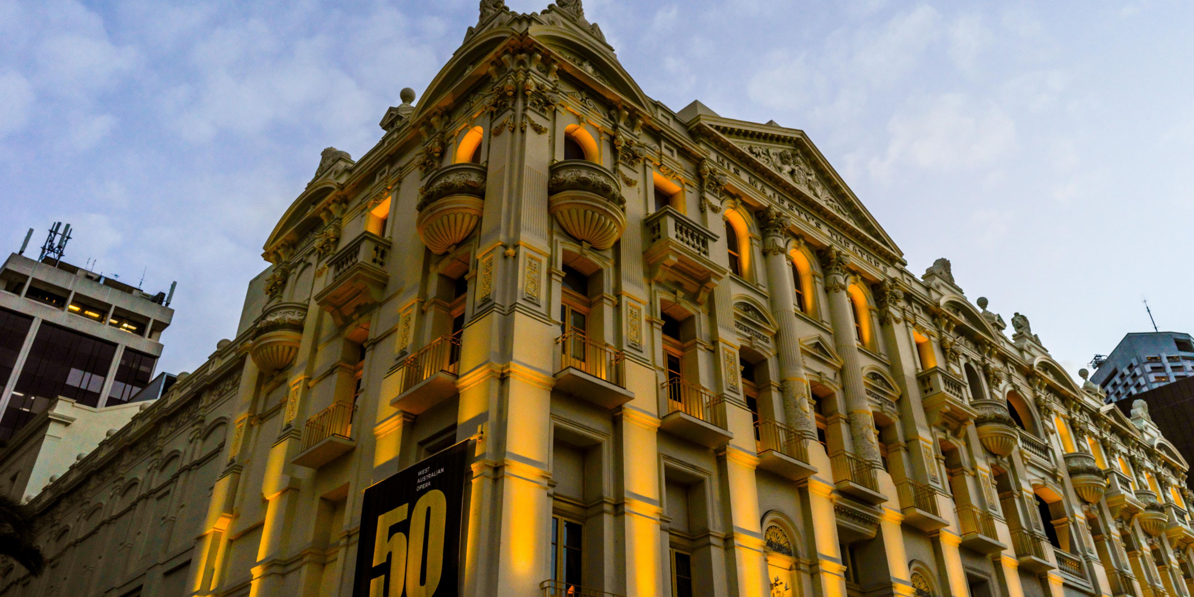 Our central location places you moments from Perth's most distinguished cultural and luxury addresses. Stroll through the charming King Street precinct, renowned for its heritage architecture, high-fashion boutiques, and proximity to His Majesty's Theatre. From corporate hubs to Elizabeth Quay, the best of Perth is on your doorstep.