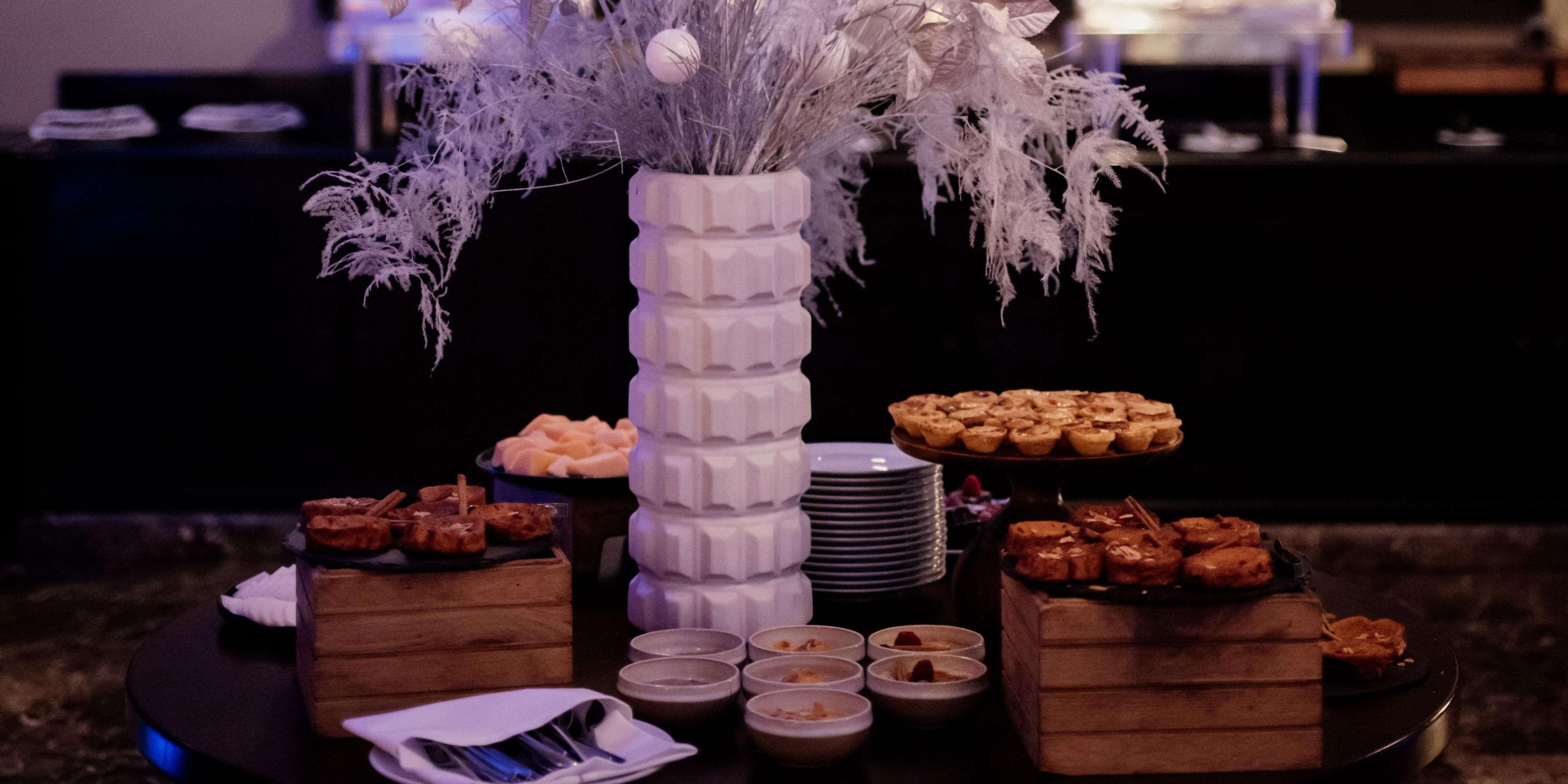 Celebrate at InterContinental Porto – Palácio das Cardosas. From corporate events to family and friends gatherings, our group menus offer the perfect setting, seasonal flavors and unforgettable moments. Let us make this season truly special!