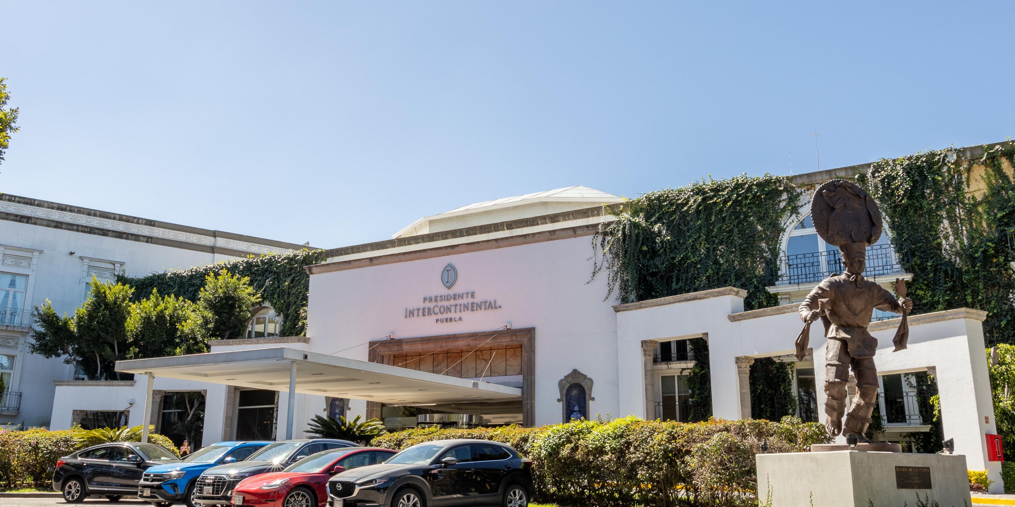 Take advantage of up to 20% off at one of the best luxury hotels in Puebla, Mexico. Enjoy breakfast for 2 adults and 2 children at Cocina de Ángeles, 15% off on food, beverages (including room service and alcoholic), and laundry. Benefit from a guaranteed upgrade to a Premium room. Early Check-In and Late Check-Out are subject to availability.