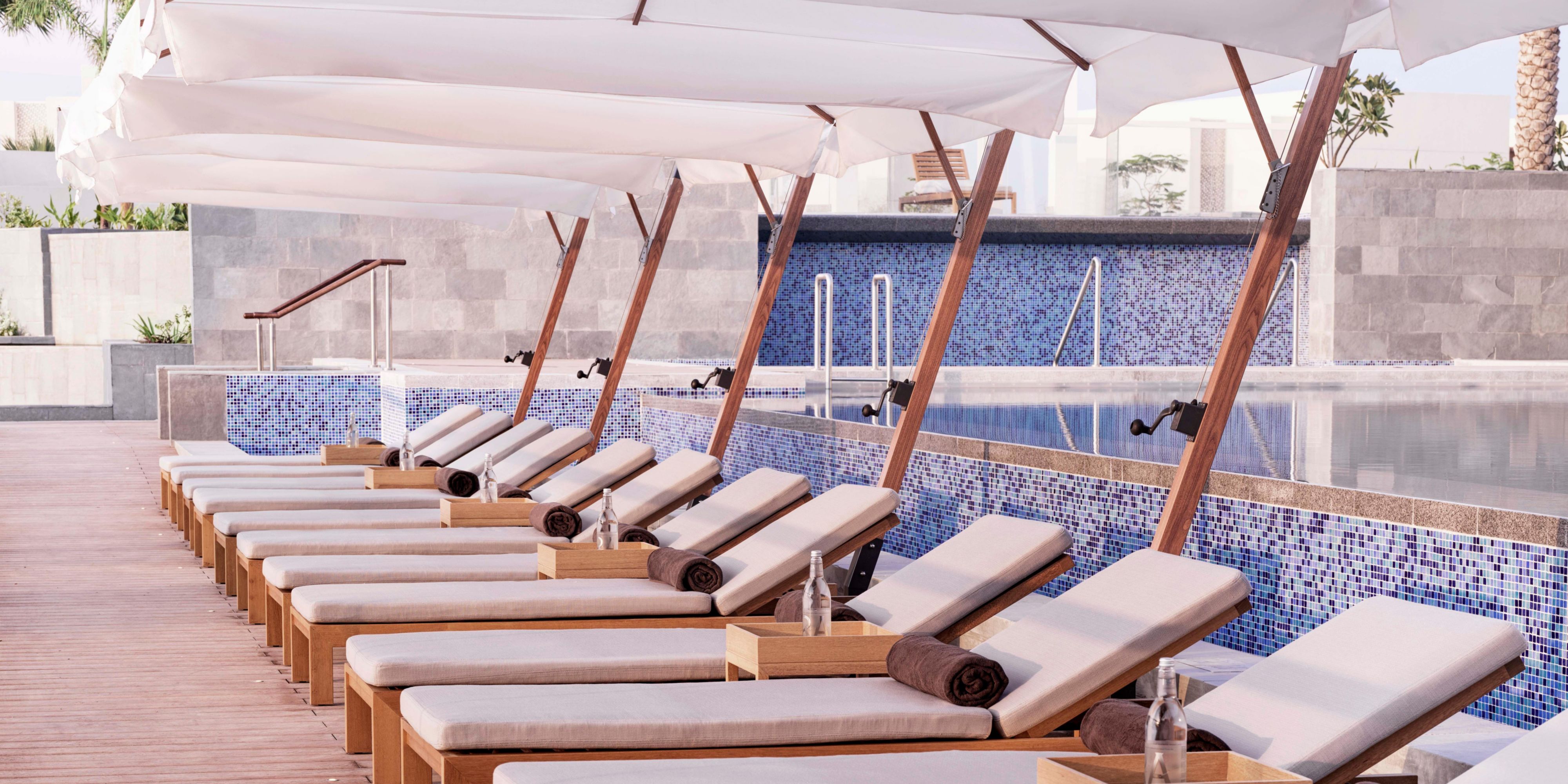 An elevated stay awaits in one of our Club InterContinental rooms, found within the 
exclusive club building. With access to a separate check in area, private pool and bespoke food 
and beverage offerings throughout the day, experience a club offering like no-other.