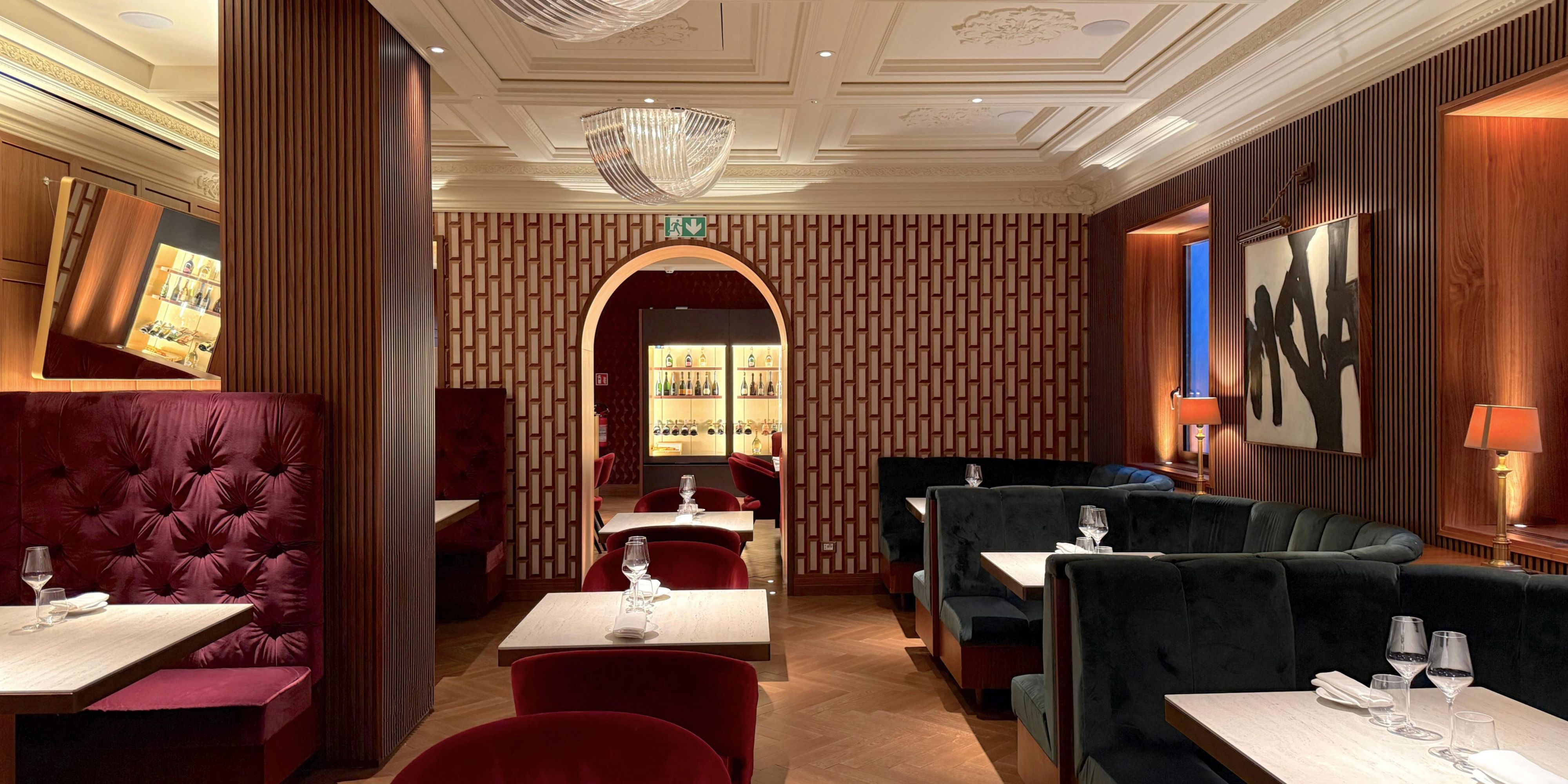 At InterContinental Rome Ambasciatori Palace, our VICI Bistrot and Ristorante embody Italian artistry under Executive Chef Marco Ciccottelli. By day, our Bistrot serves vibrant seasonal classics; by night, our Ristorante unveils refined flavours in an elegant, inviting atmosphere. Reserve your table and savour the essence of VICI.