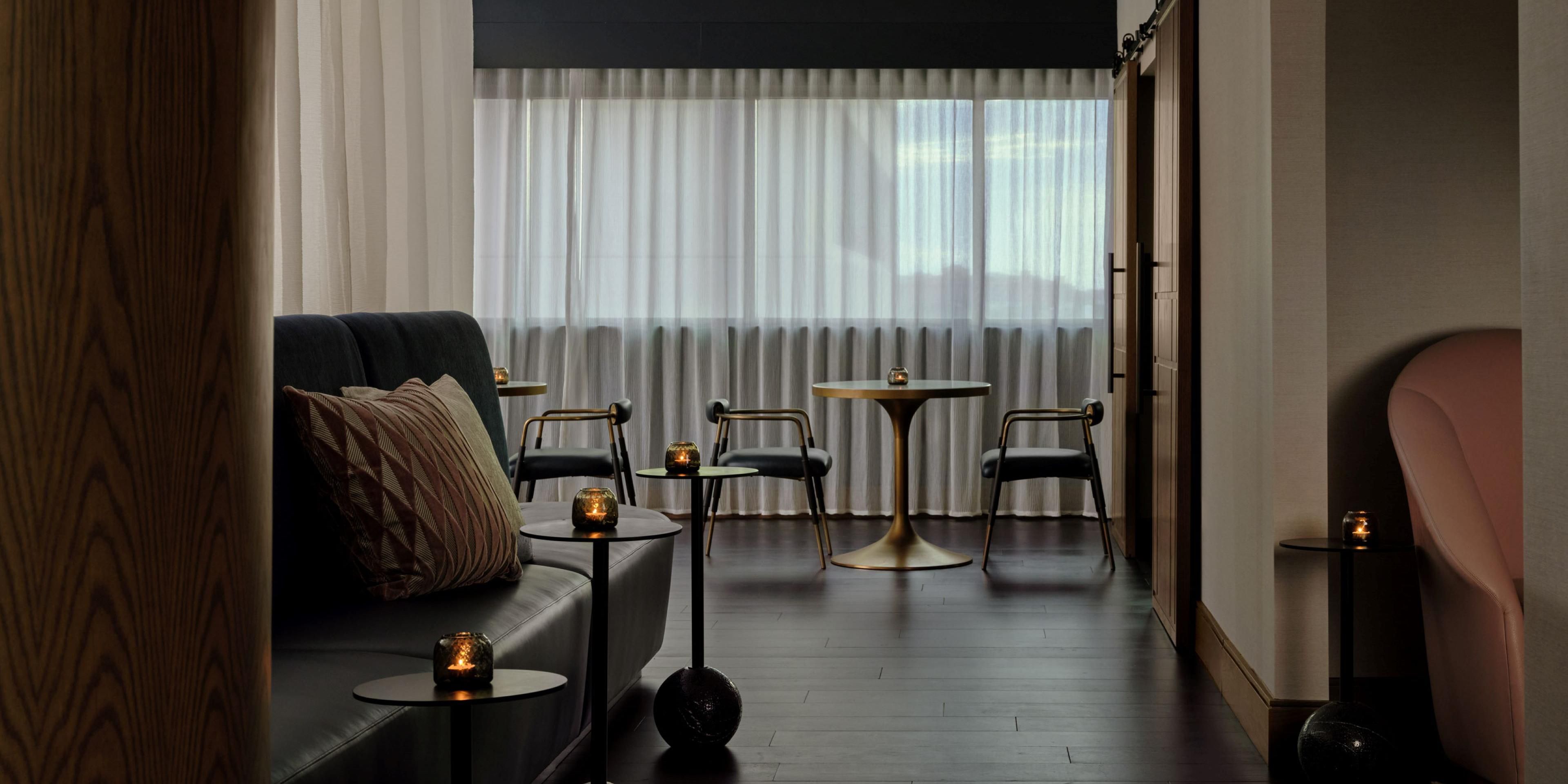 Welcome to the Club InterContinental Lounge in San Antonio, a private sanctuary overlooking the River Walk. Throughout the day, we serve light snacks, soft drinks, hot beverages, and waters in a space designed for both productivity and relaxation.