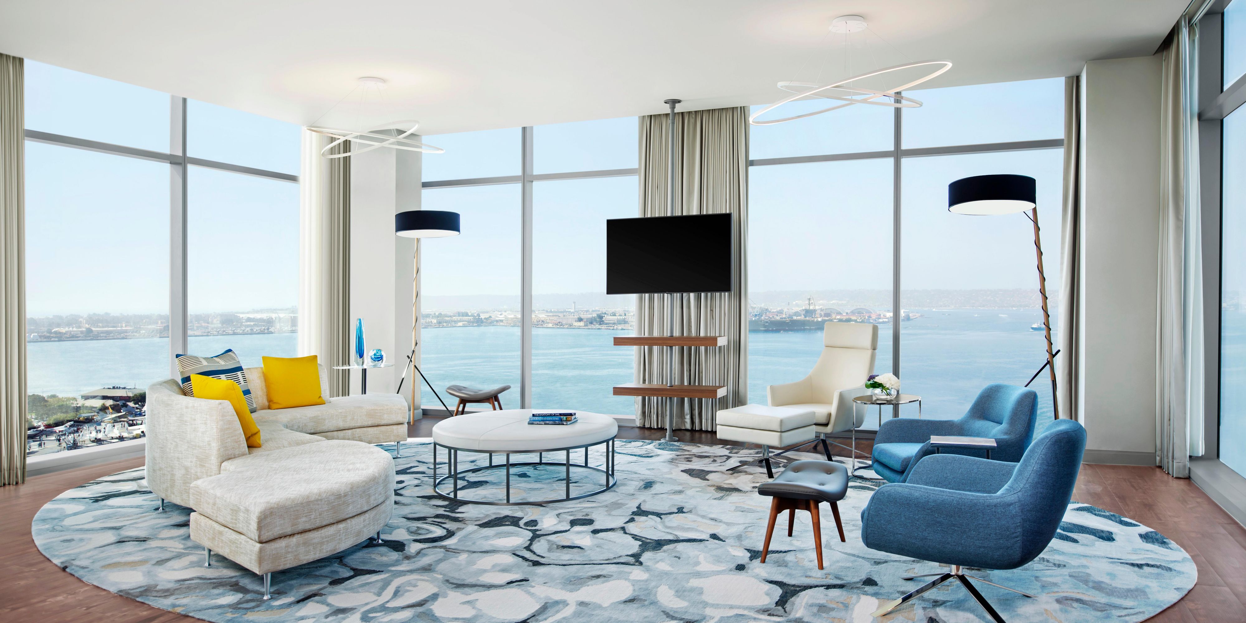 Experience luxury on a grand scale in our high-floor Grand and Presidential Suites. With panoramic bay views, expansive living areas, and unmatched space, style, and sophistication, each suite is a private sanctuary perfect for entertaining or indulgence.