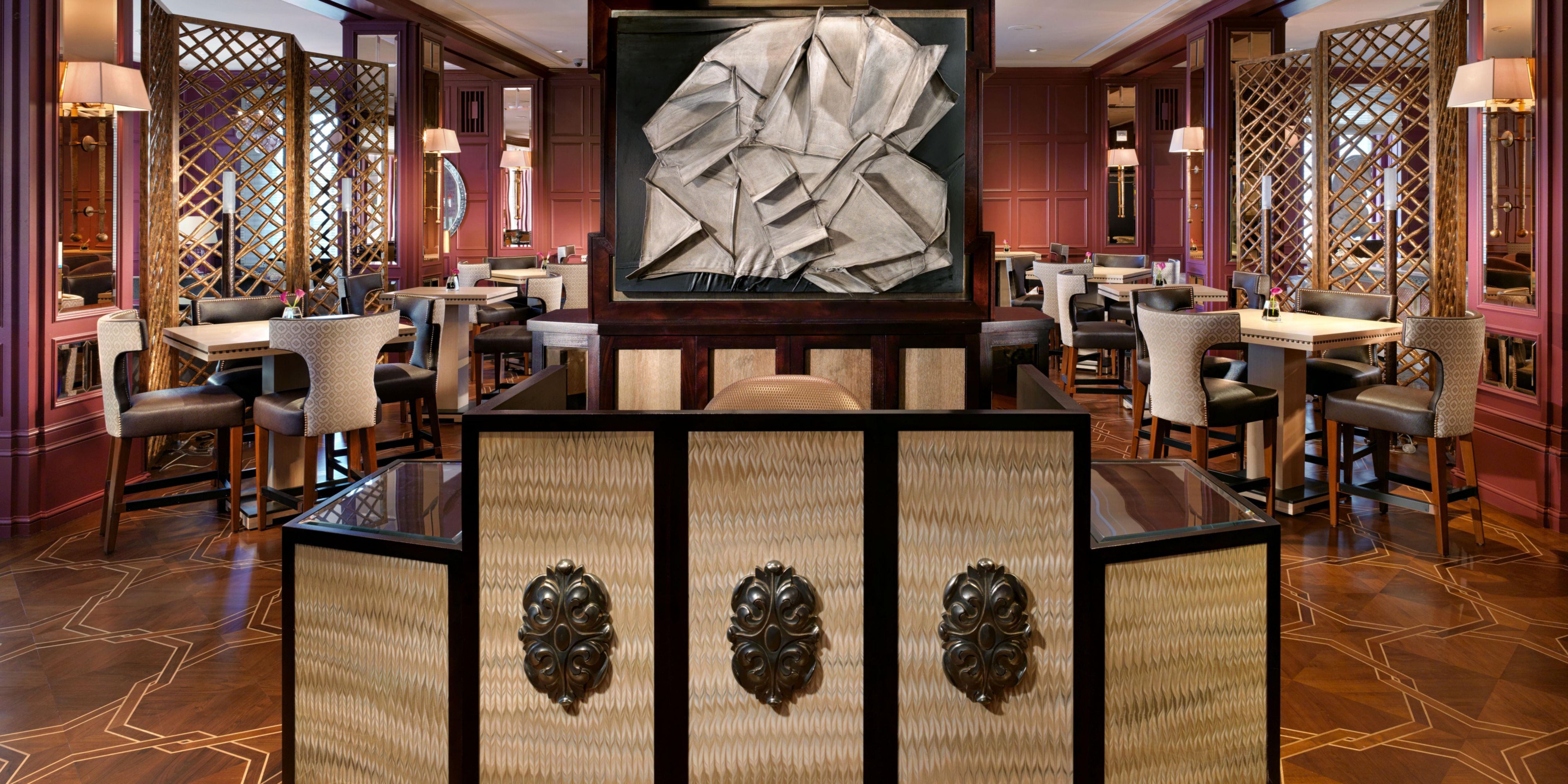 Experience unparalleled sophistication at the InterContinental Mark Hopkins San Francisco, where guests are indulged with opulent amenities including a state-of-the-art fitness center and breathtaking city views. Delight in culinary excellence at our esteemed restaurants, ensuring an elevated stay marked by exceptional service and refined comforts.