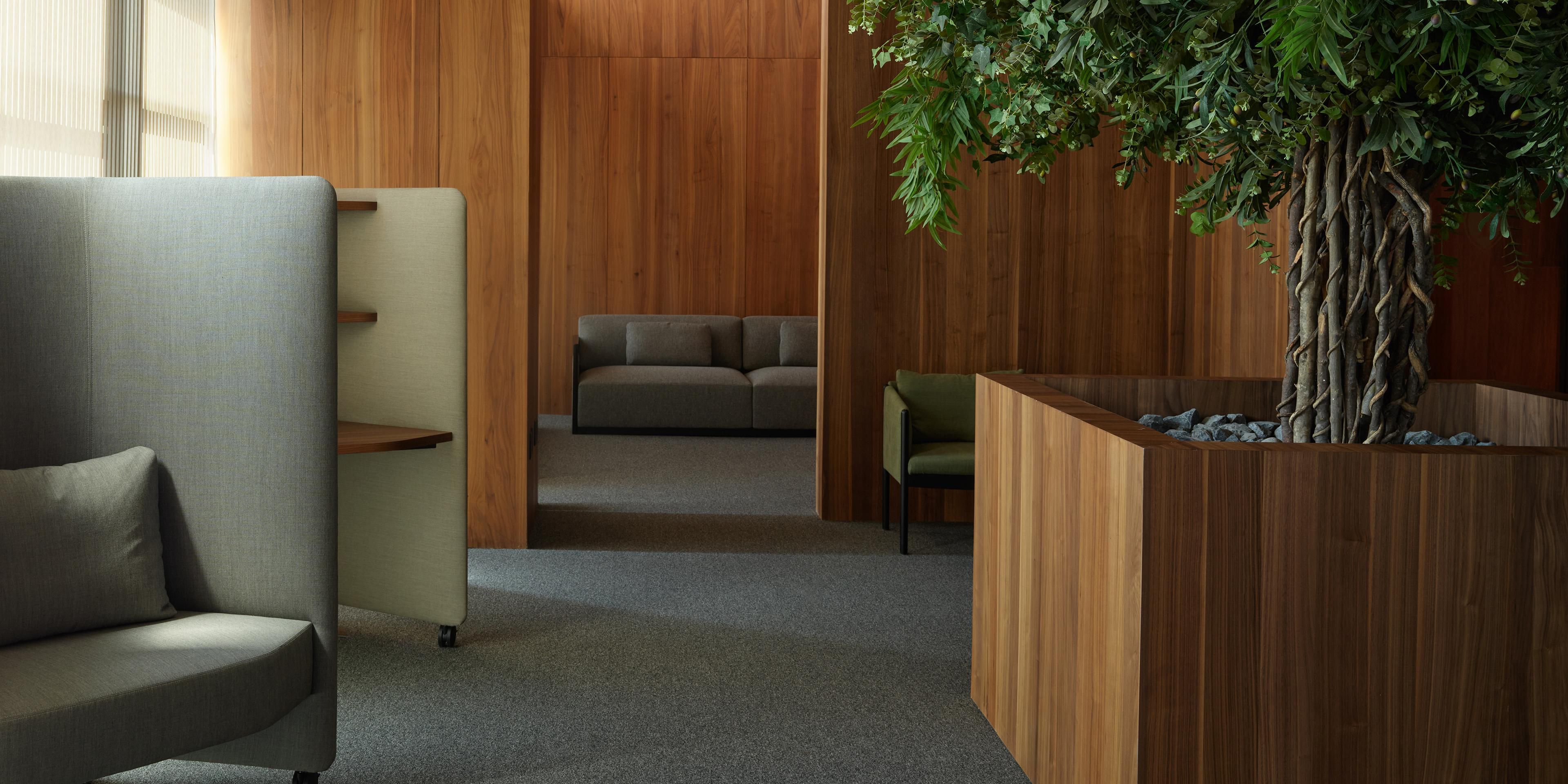 Discover the hotel with business center at Presidente InterContinental Monterrey, featuring a private area equipped with computer and printer. Perfect for handling your work tasks efficiently and comfortably during your stay.