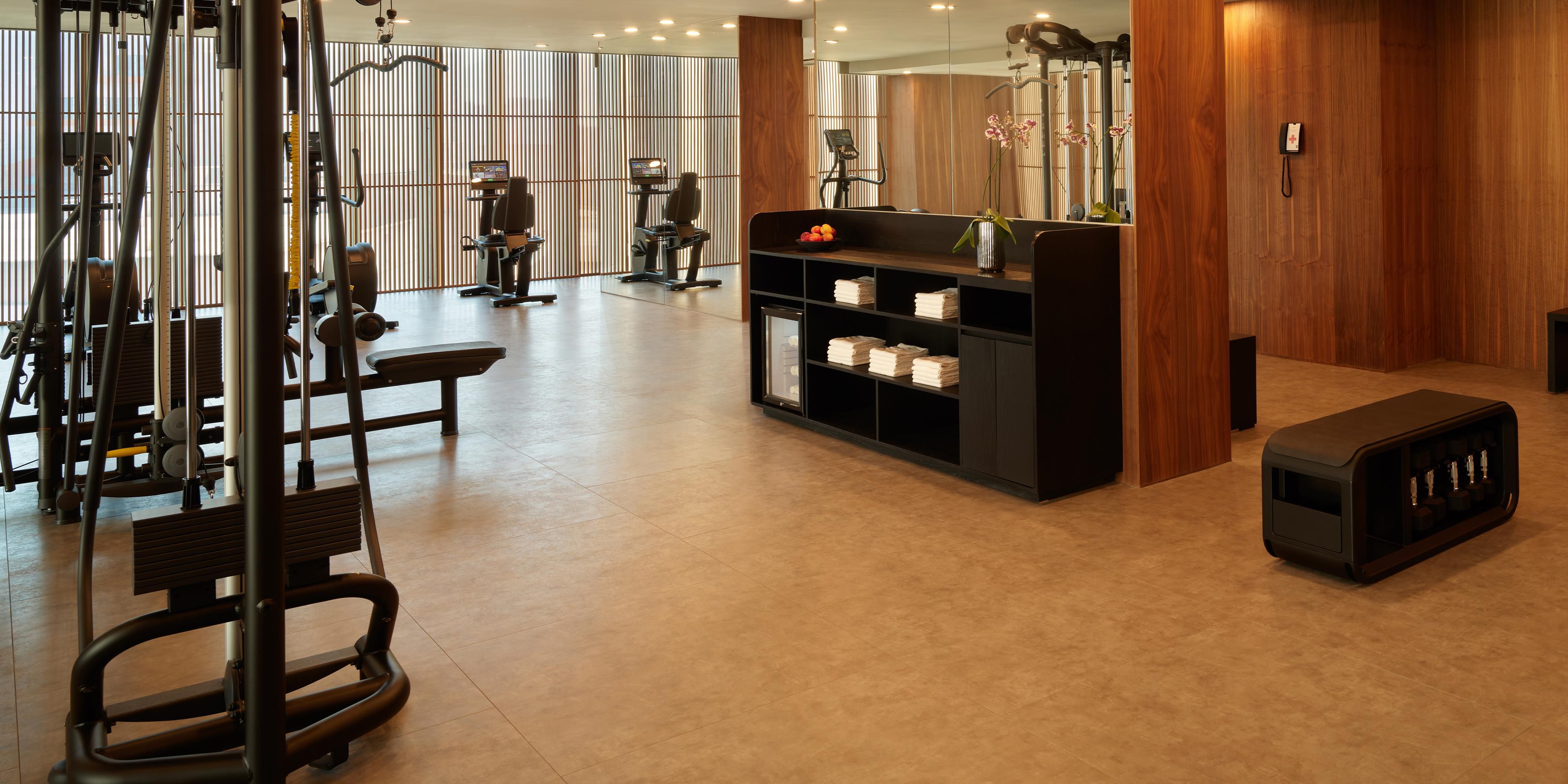 Stay fit during your stay at Presidente InterContinental, a hotel with gym featuring a spacious area and high-end equipment for comfortable workouts while traveling.