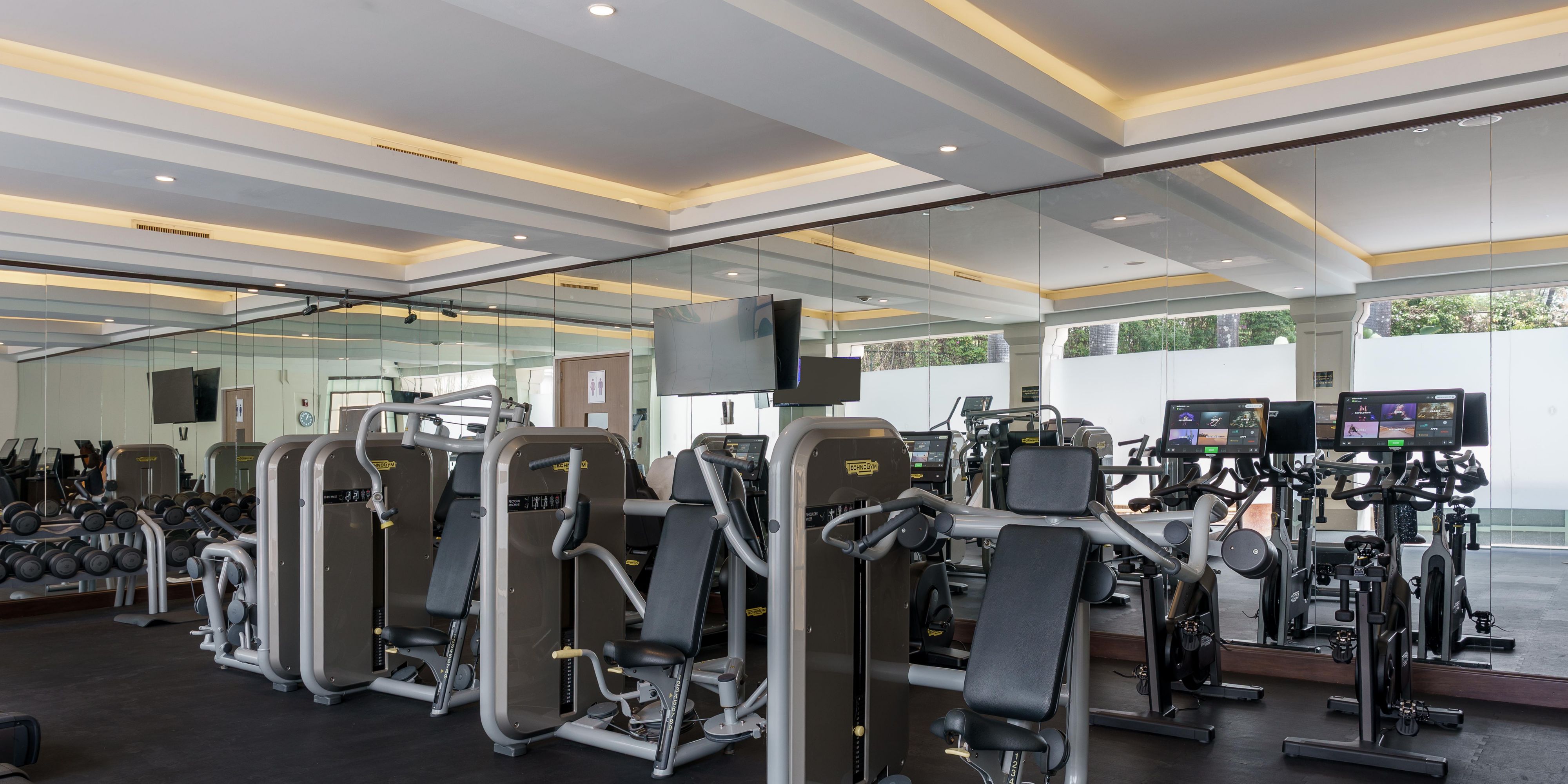 Discover our newly renovated gym, designed to elevate your fitness experience! Featuring brand new equipment and modern amenities, our gym is the perfect place to stay active during your stay. Enjoy a variety of cardio machines, strength training equipment, and free weights, all in a bright and inviting space. Stay fit and energized with us.