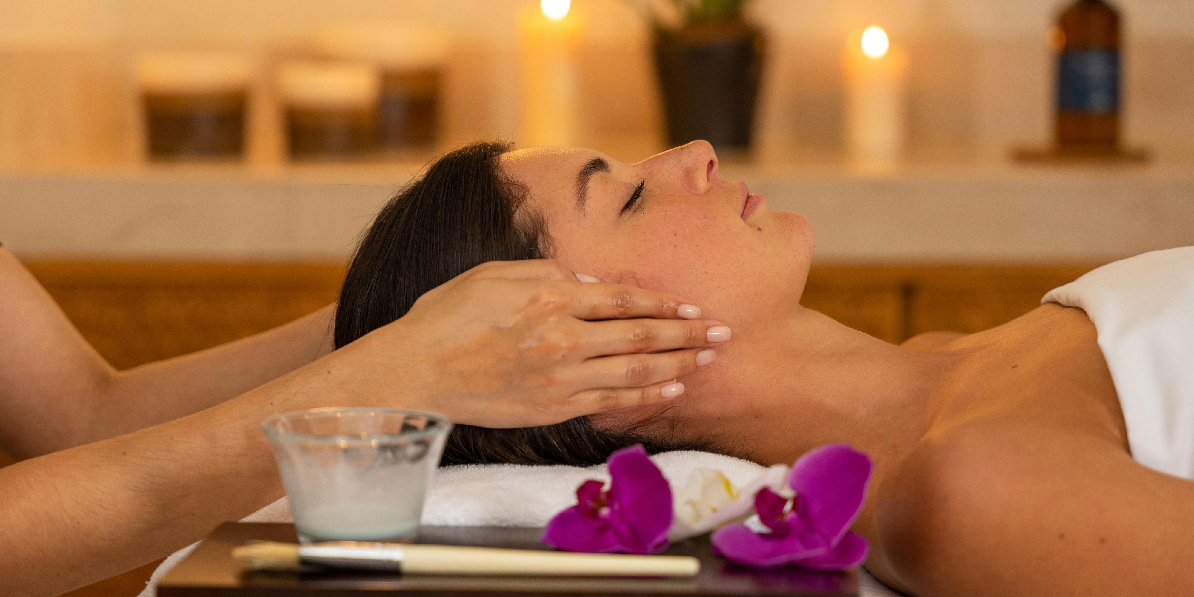 Plan your weekend getaway with our exclusive rate for a 3-night stay. Enjoy 20% off on dining experiences and beverages, and a 20% off at our luxurious Spa, where rejuvenation awaits.
Create lasting memories with friends or family.
