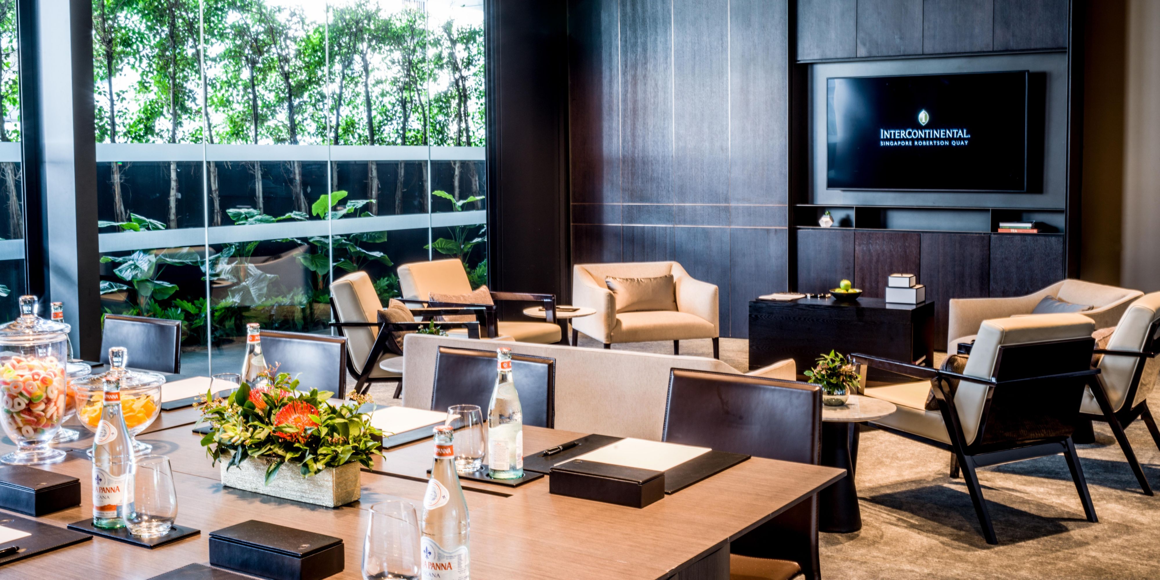 Located on level 4, The Residence is a stylish and professional meeting and event space surrounded by floor to ceiling glass windows that let in natural light as well as a lush, green garden terrace with state-of-the-art amenities and flexibility fro breakout sessions.