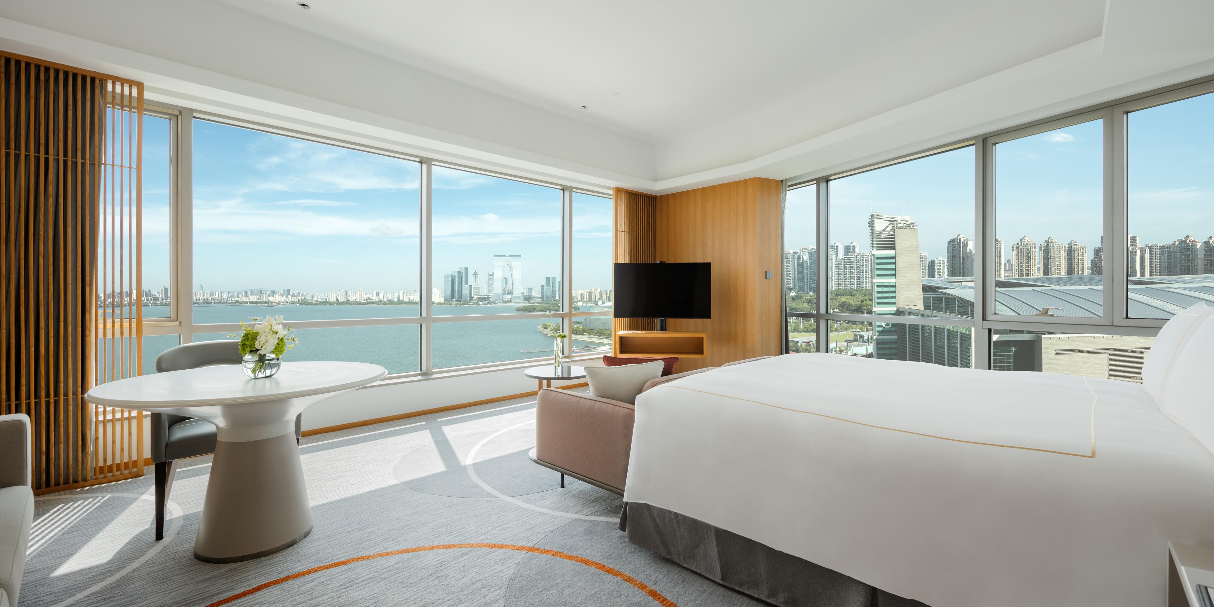 1 King Premium Panoramic View