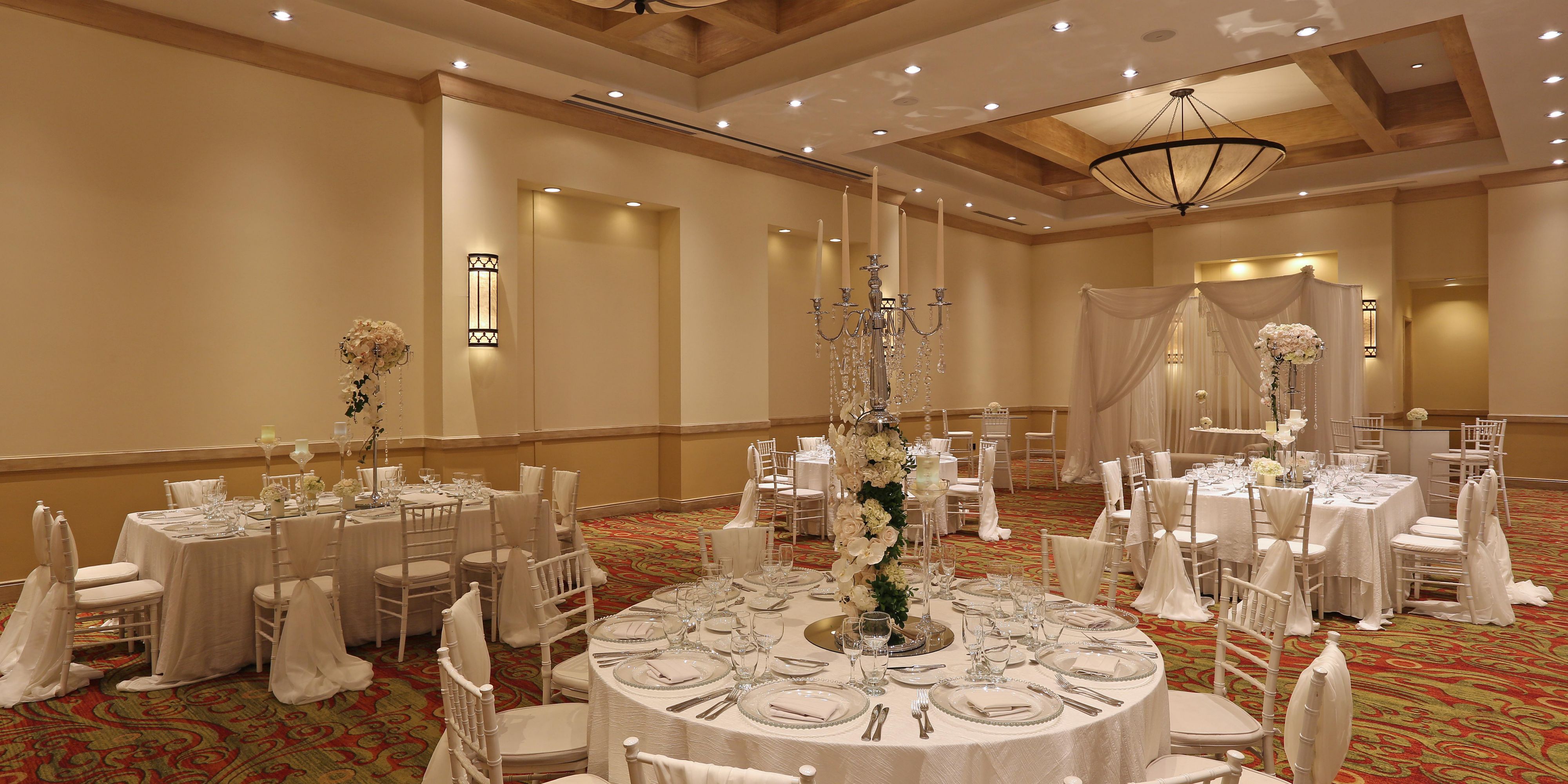 Host a meeting of any size and scale in one of our Tegucigalpa event venues. Our seven meeting rooms offer space for 500 guests seated and 900 standing. With trained staff on hand to help with planning, navigating audiovisual equipment, catering, and special group events, you can rest assured that your event will go exactly as planned.