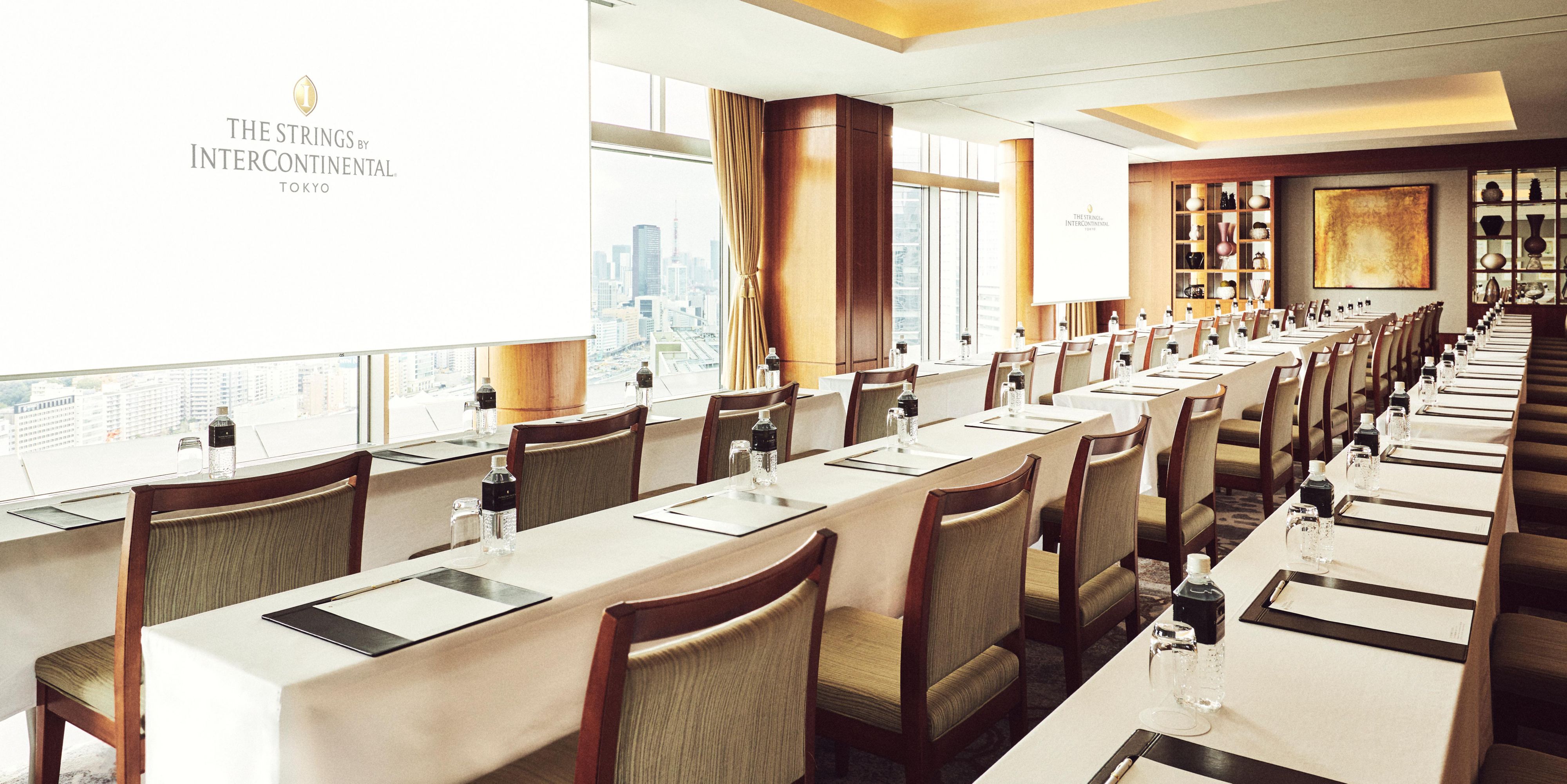 Whether you plan to host a business meeting, social function, or memorable meal, you’ll find everything you need at The Strings. Our inviting venues are able to accommodate a variety of gatherings, and our dedicated event coordinator will work closely with you to make sure everything goes smoothly and meets your expectations.