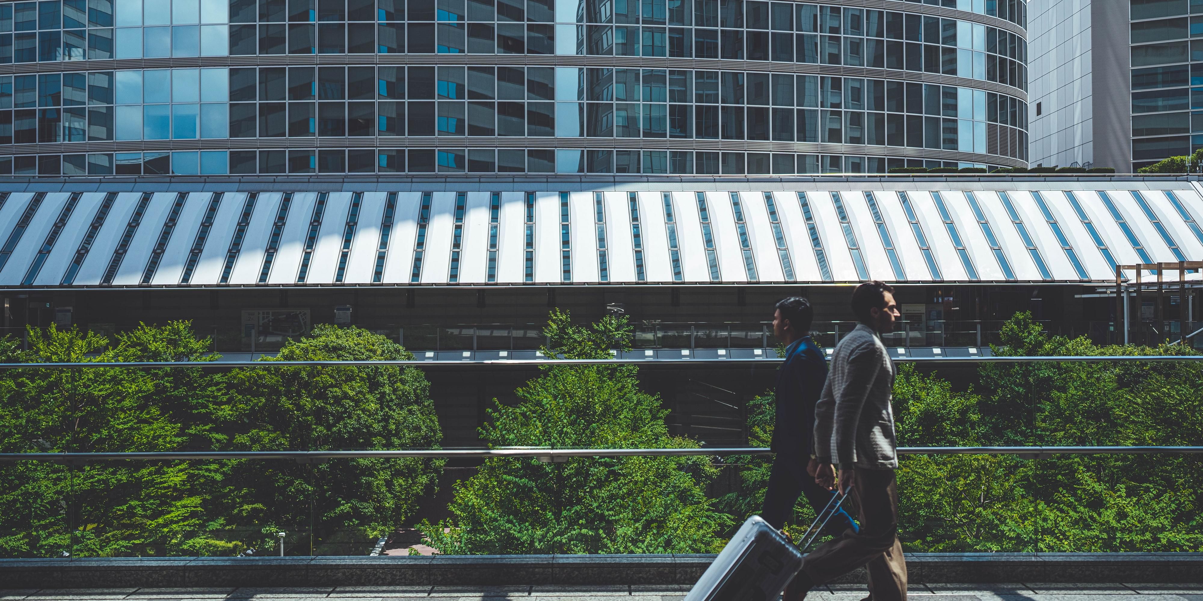 The Strings is conveniently located in Shinagawa, one of Tokyo’s leading business districts. An internal walkway leads directly from the property to Shinagawa Station, a major transport hub that connects Tokyo and other destinations around Japan. The station also provides direct rail access to both Narita and Haneda airports.
