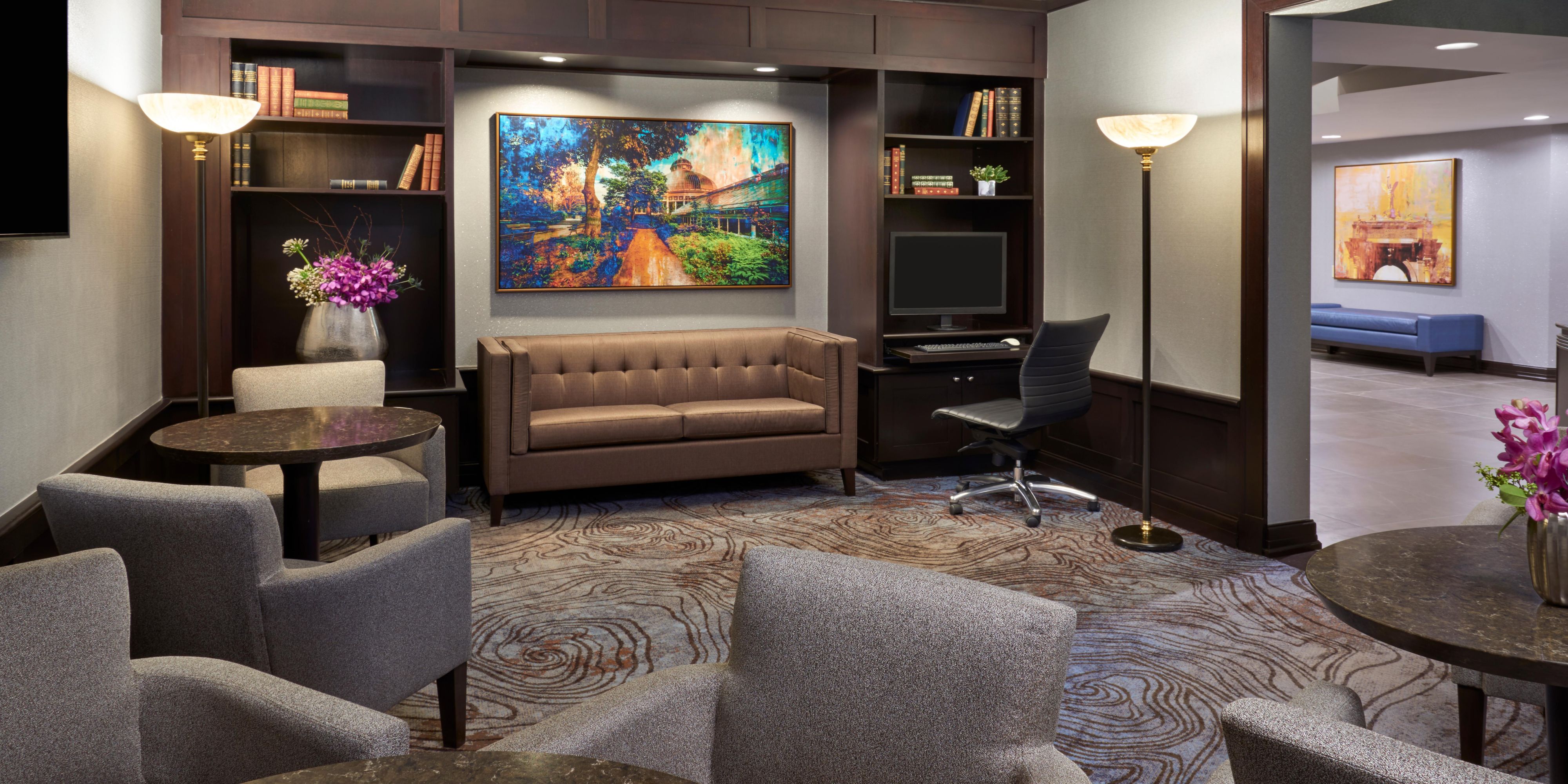 Enjoy the finer things in sleek and sophisticated accommodations in downtown Toronto while you take in vistas of Lake Ontario. Enjoy Club Level conveniences and superior amenities, including turndown service, complimentary WiFi, and access to our exceptional private lounge. Book your Club InterContinental room now.