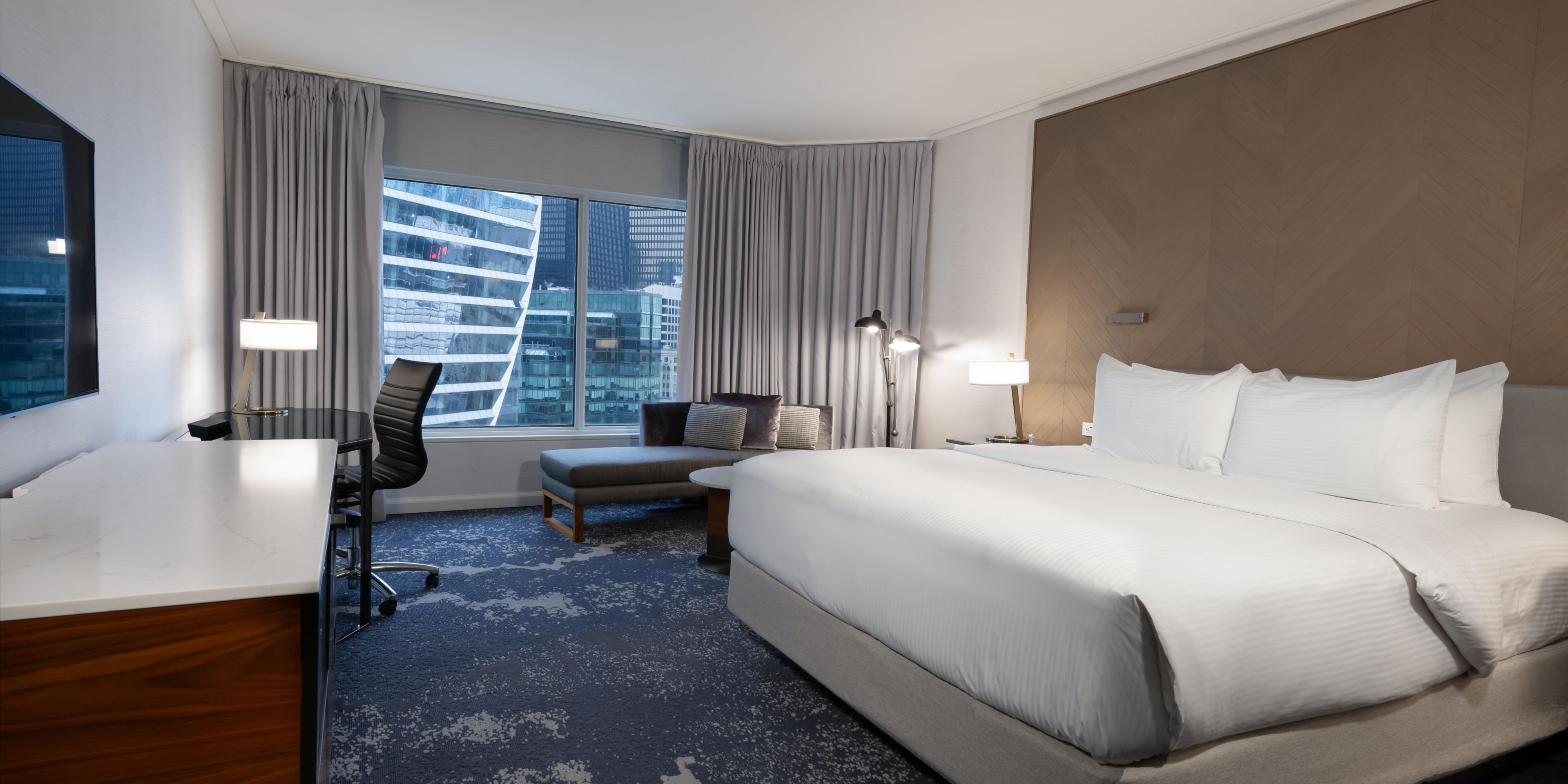 1 King Premium High Floor with city views