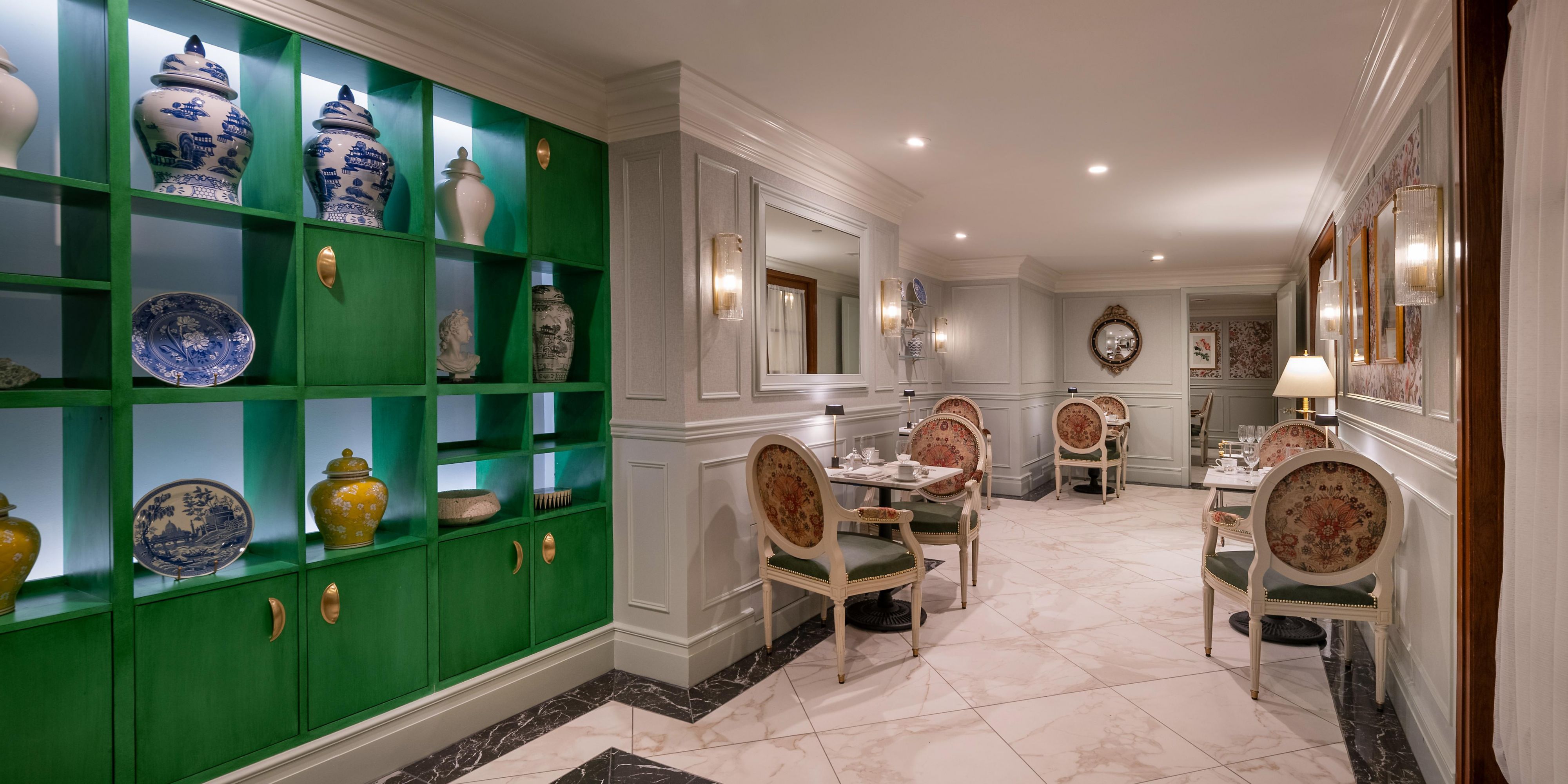 Experience the iconic Willard Afternoon Tea in a new setting. Located off the renowned Peacock Alley, Willard Tea Room stands as the newest gem within this historic hotel. 